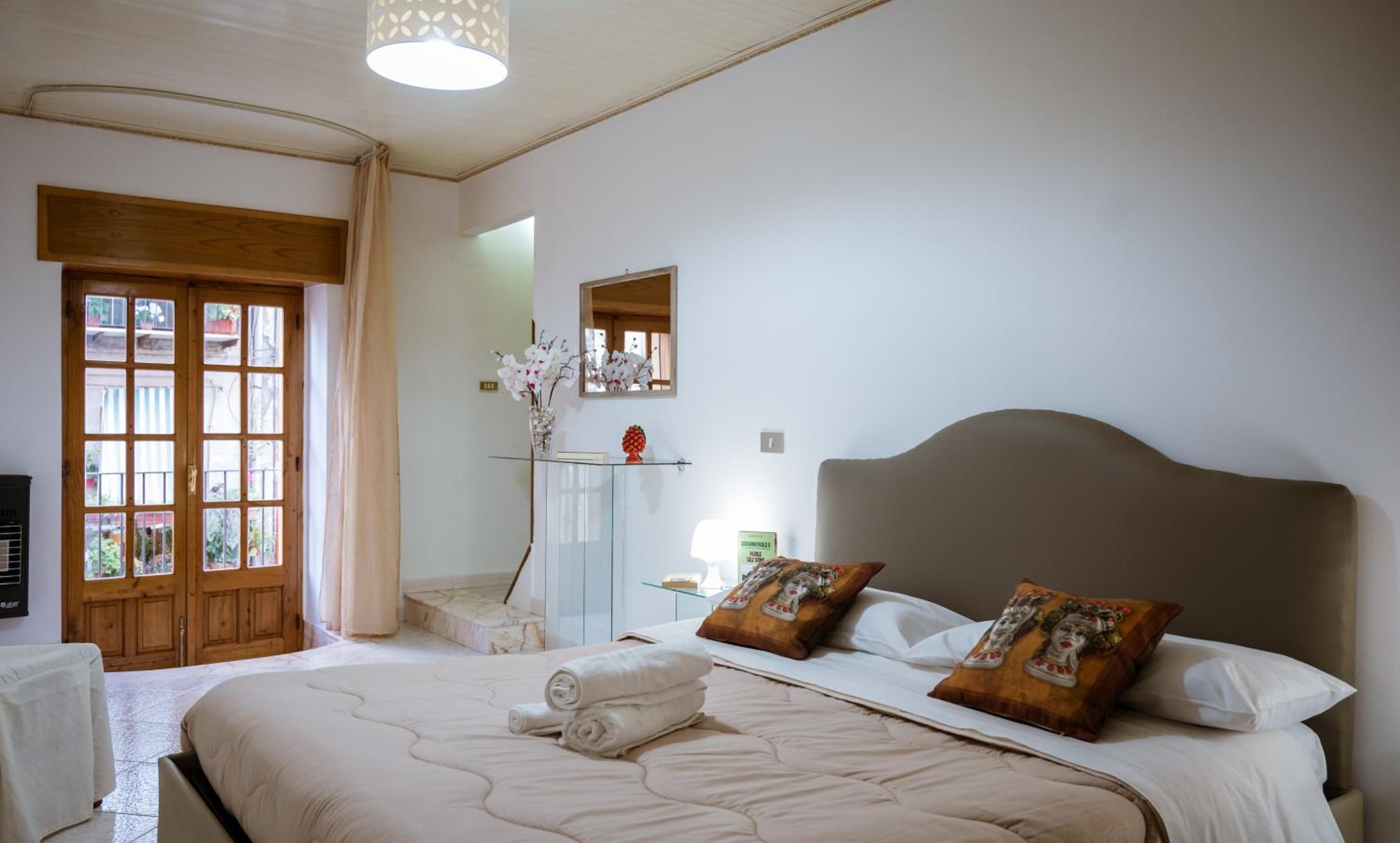 Three-Bedroom House photo 2