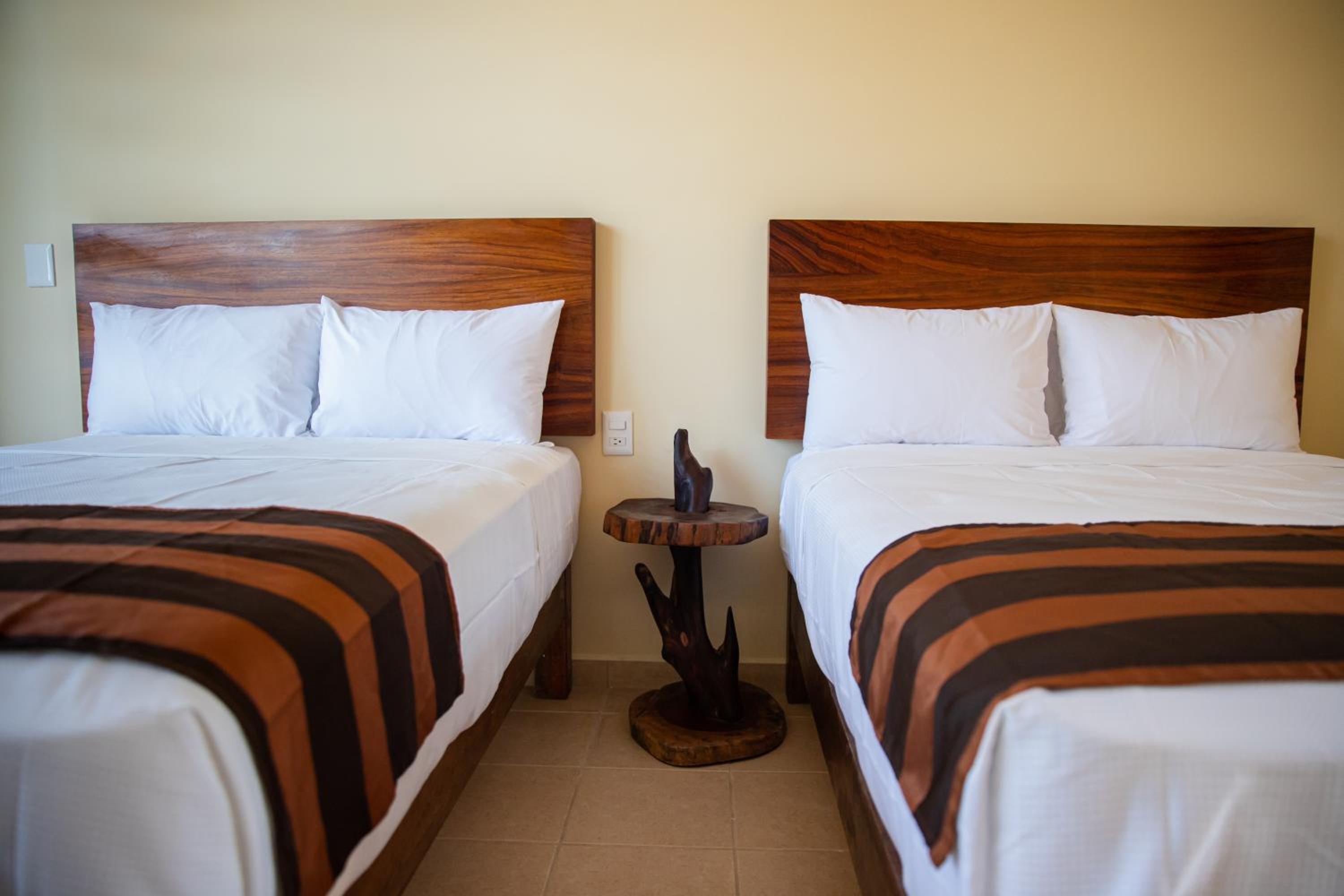 Double Room with Two Double Beds - Photo 5