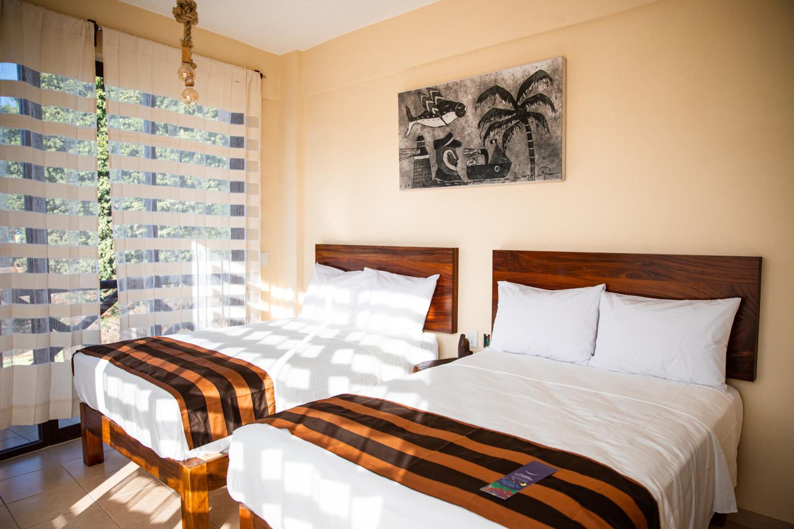 Double Room with Two Double Beds - Photo 3