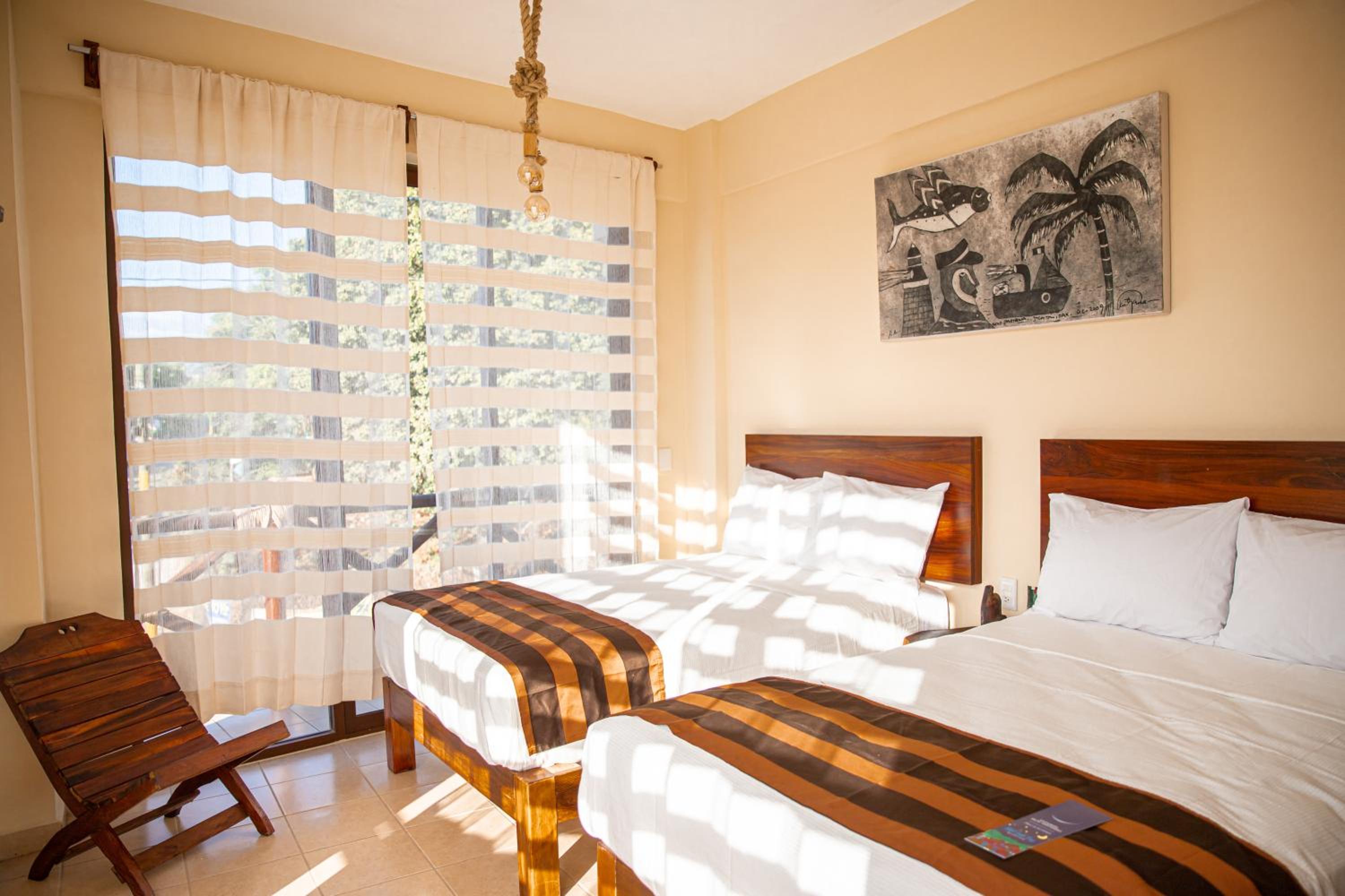 Double Room with Two Double Beds - Photo 9