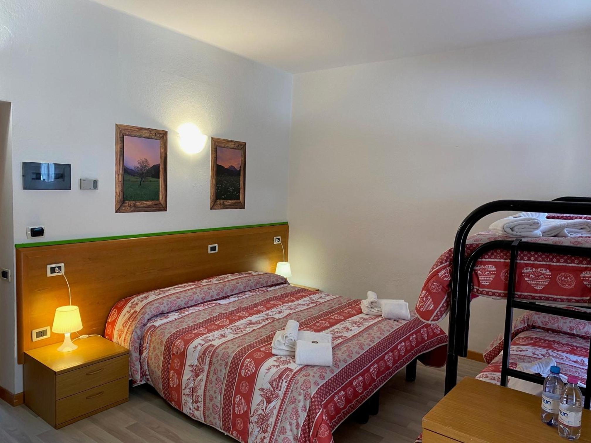 Quadruple Room - Photo 7