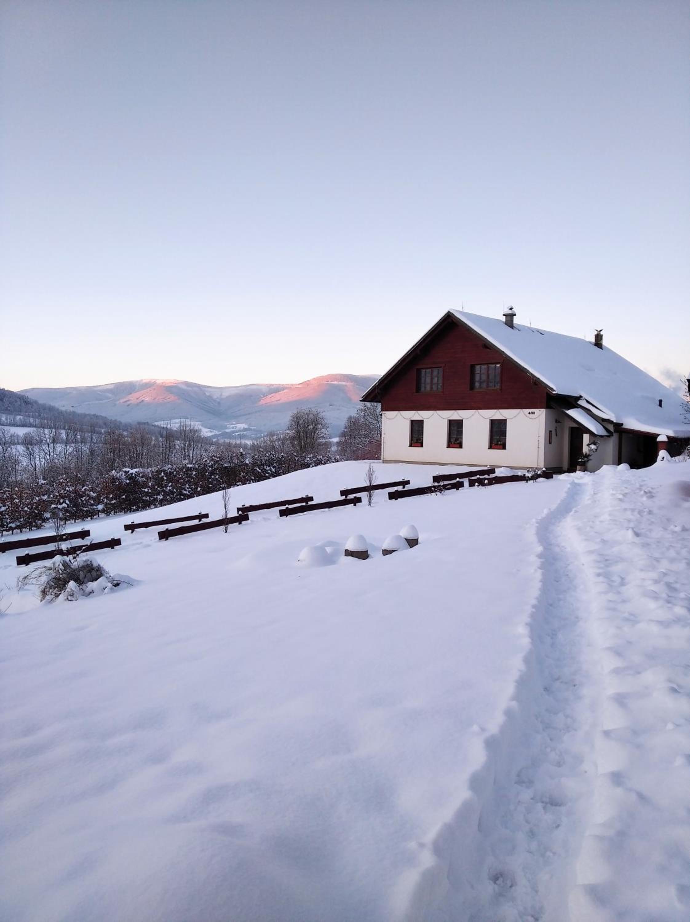 Double or Twin Room with Mountain View photo 3