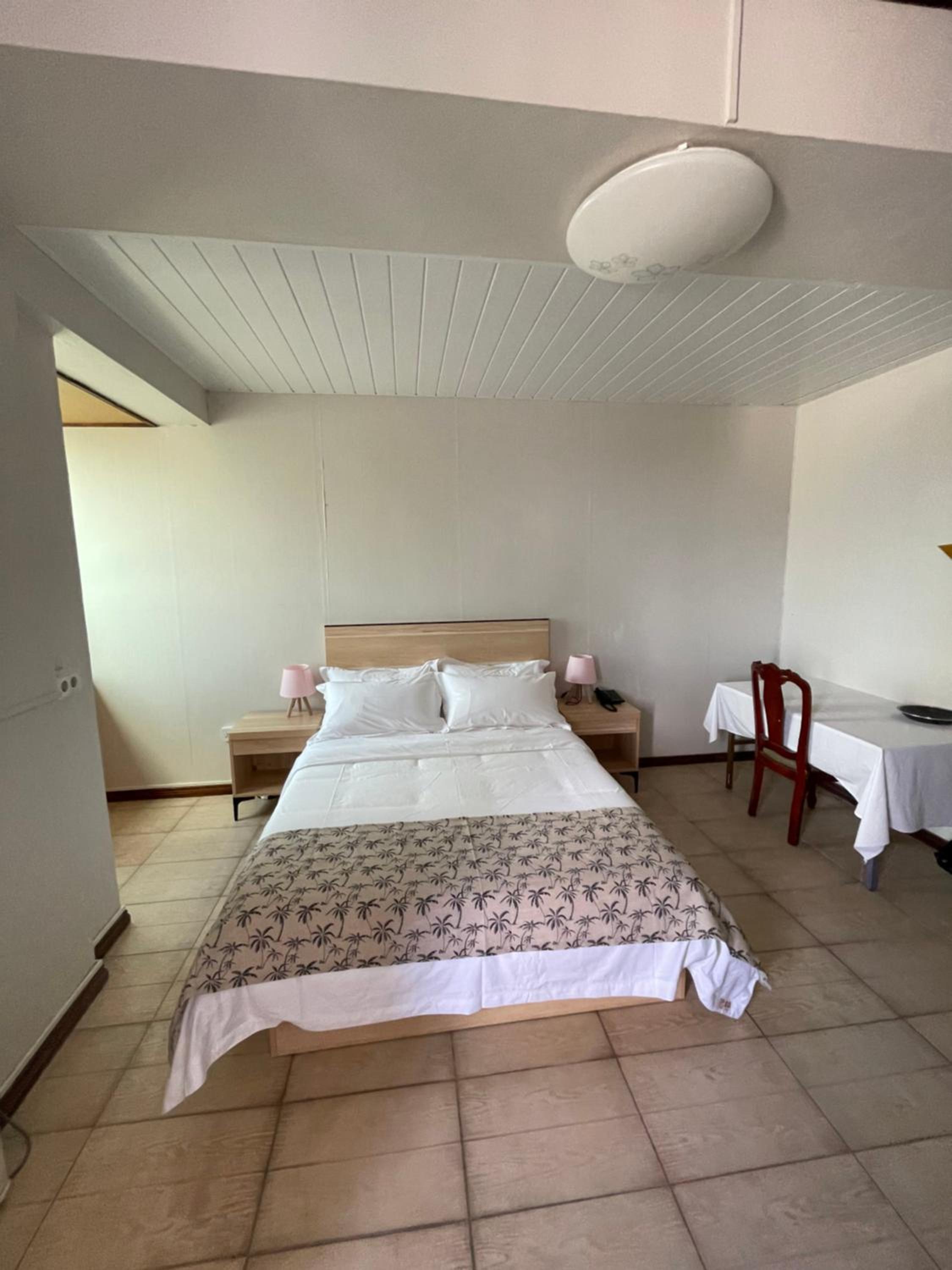 Queen Room - Photo 7