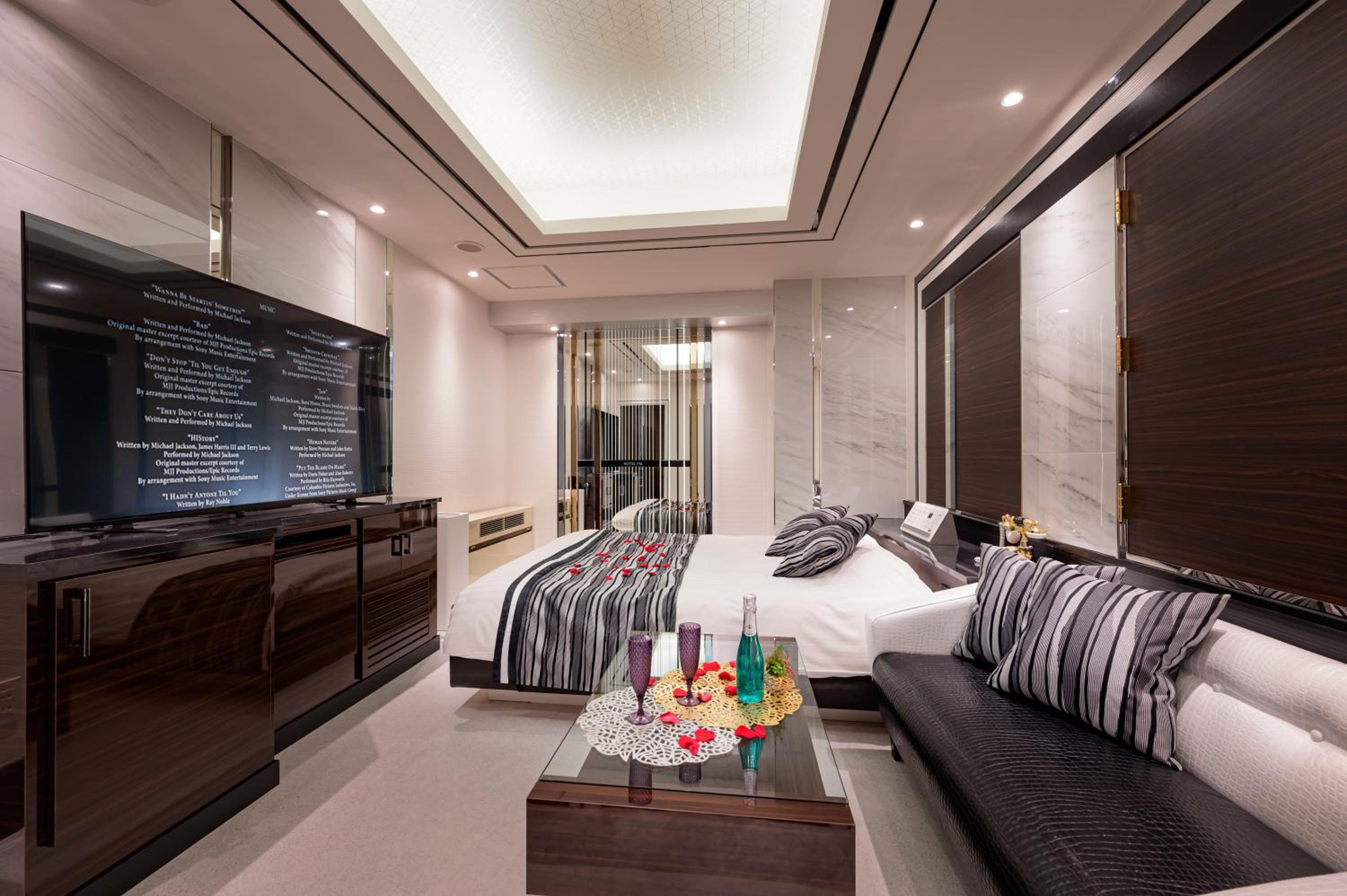 Large Double Room photo 2