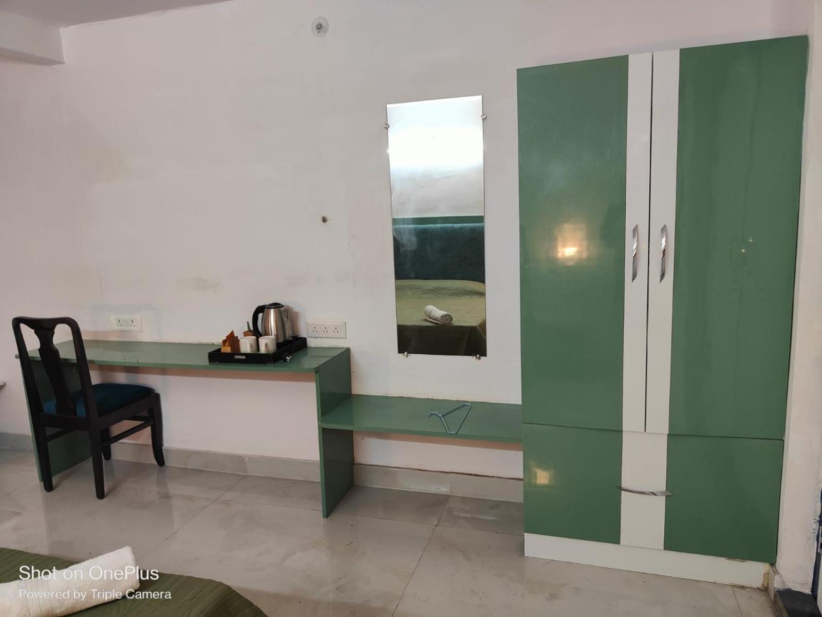 Family Room with Private Bathroom - Photo 4