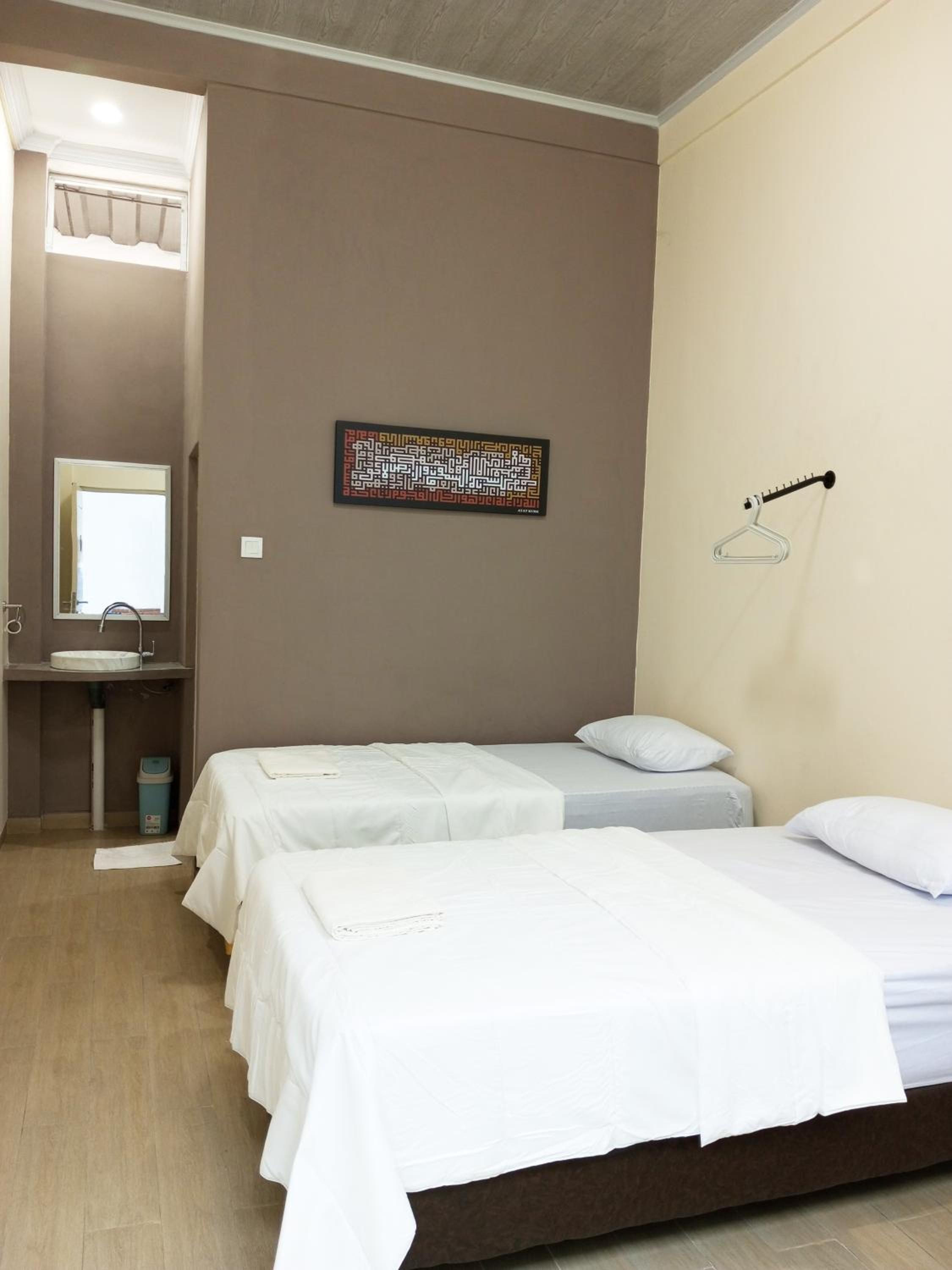 Deluxe Double or Twin Room photo 3