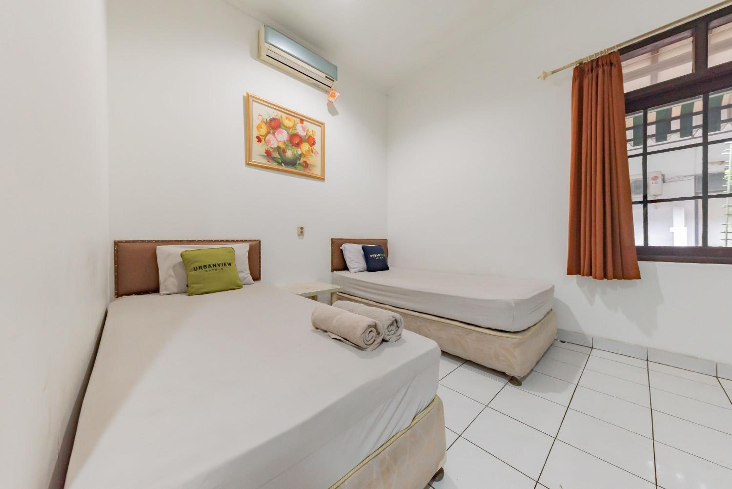 Standard Twin Room - Photo 7