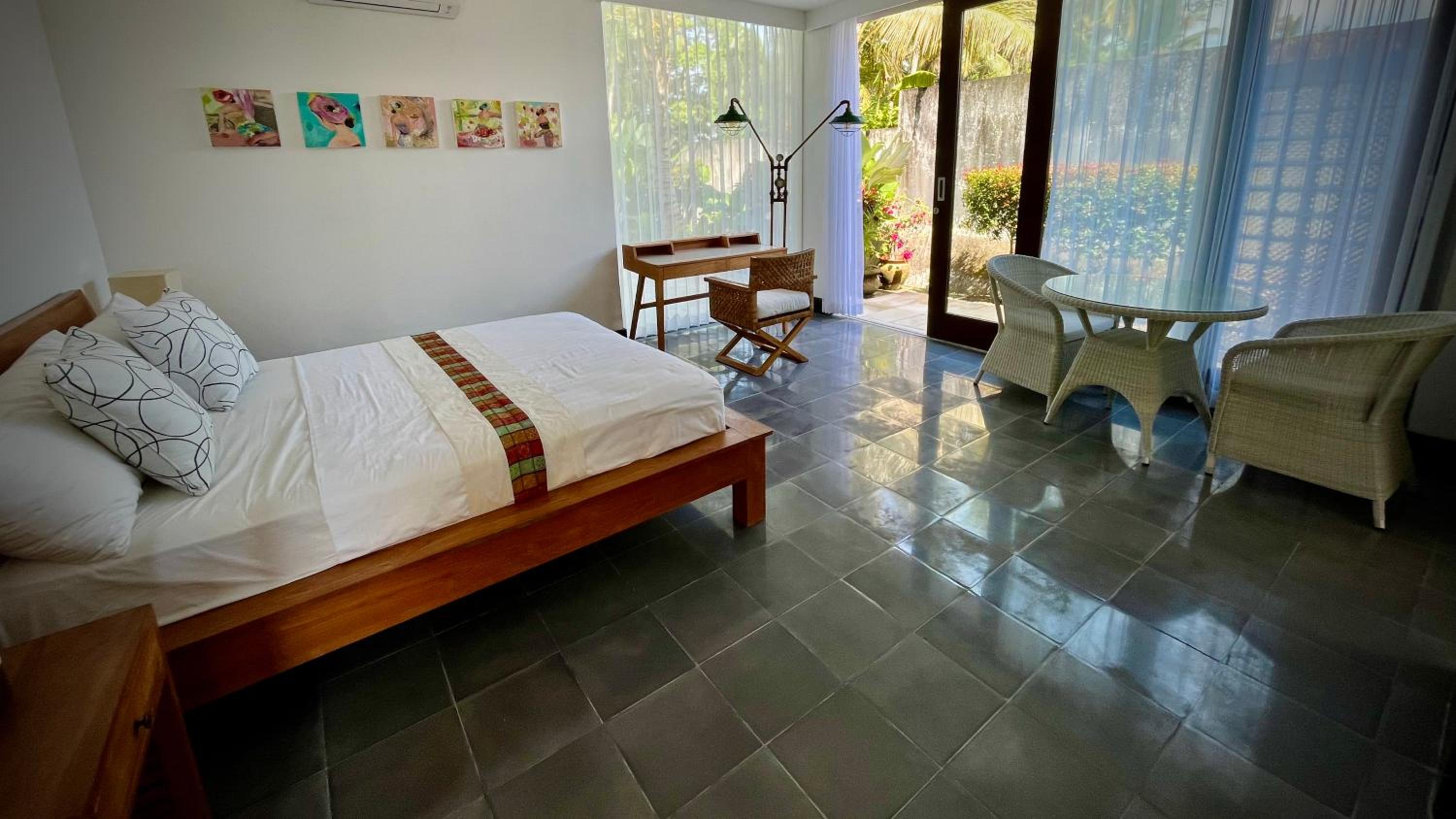 Villa - Photo 4