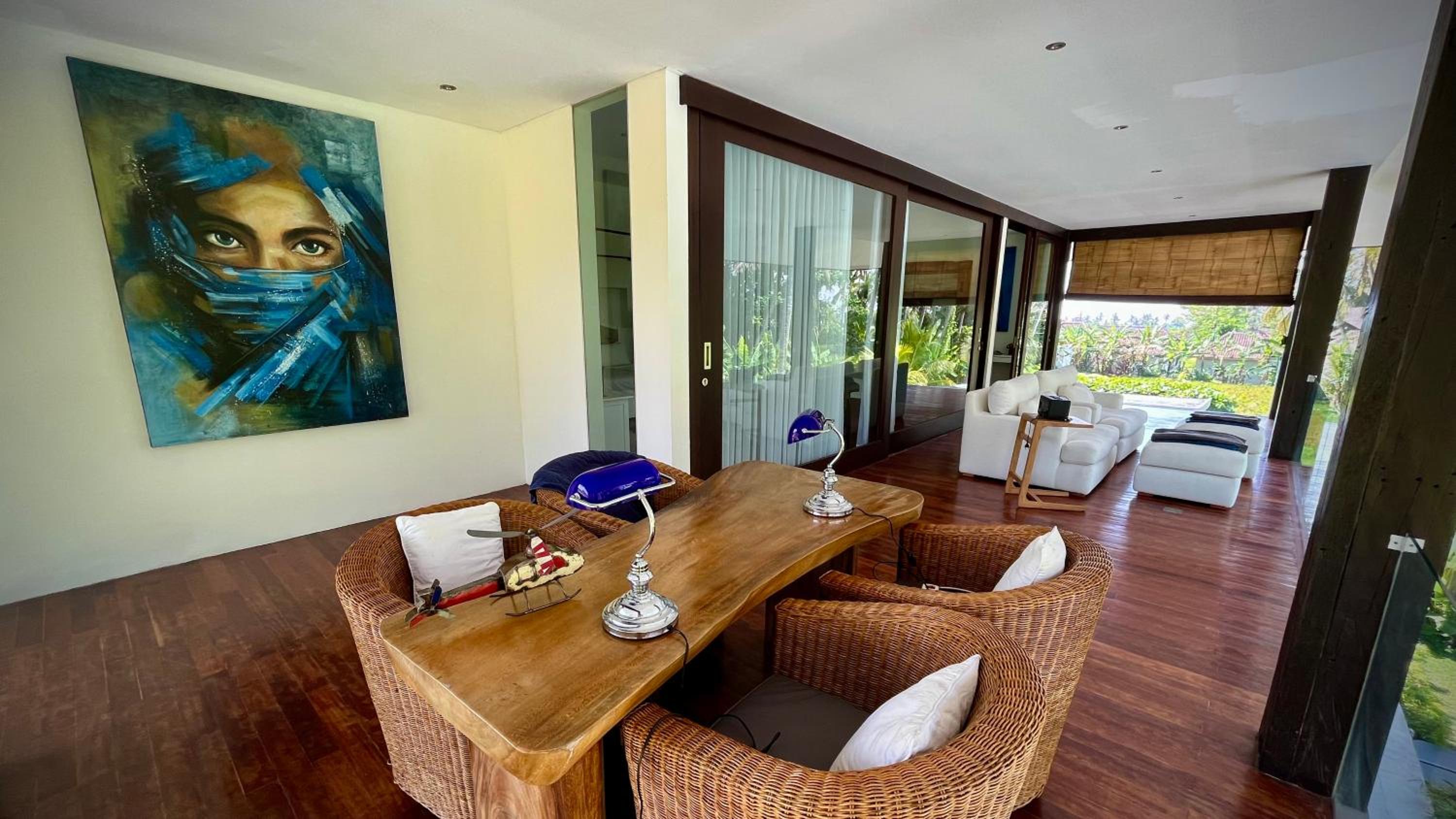 Villa - Photo 3