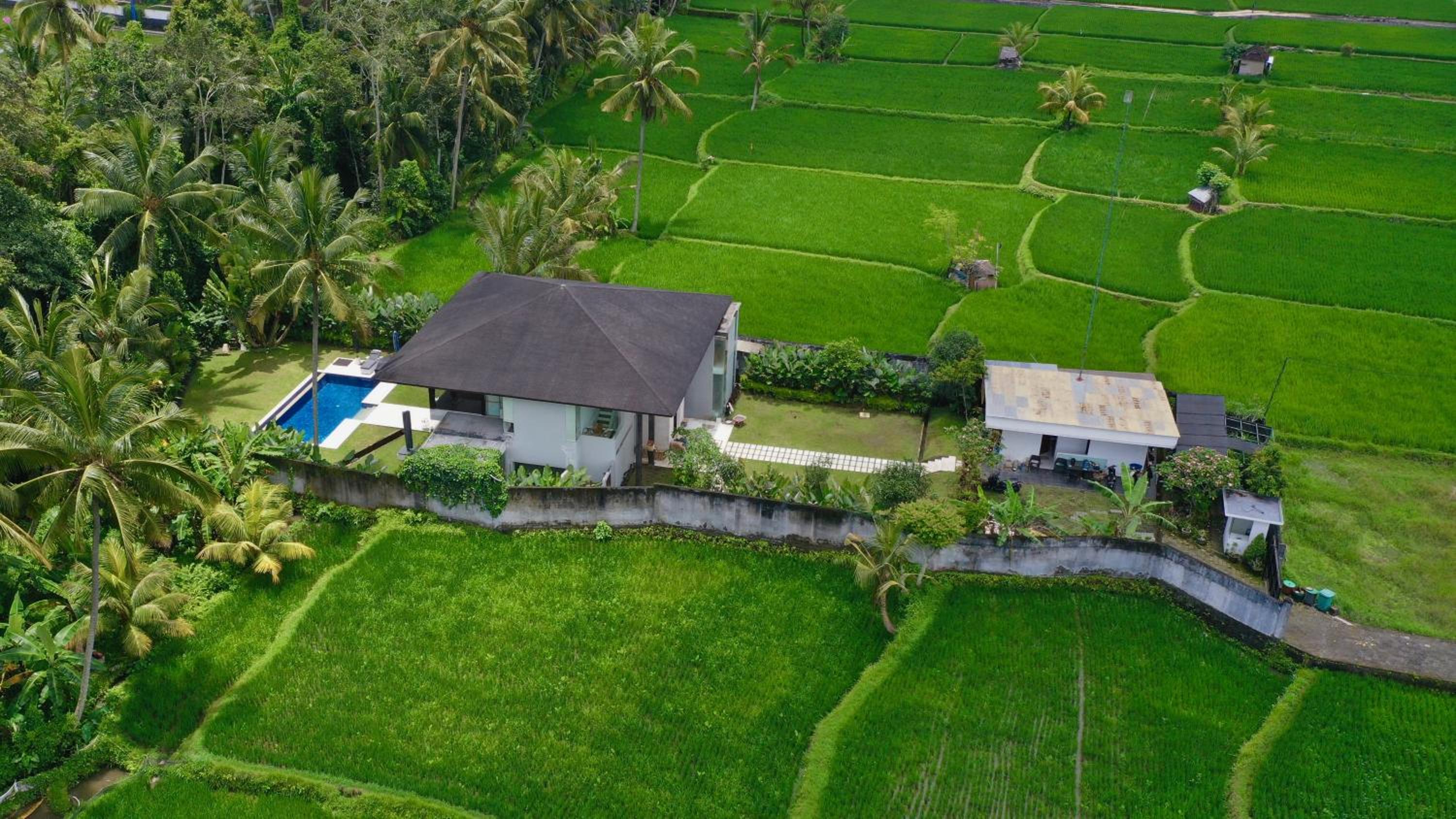 Villa - Photo 2
