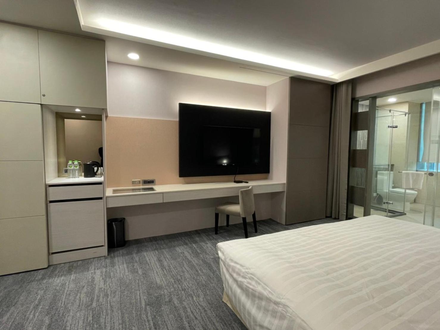 Deluxe Double Room - Photo 12