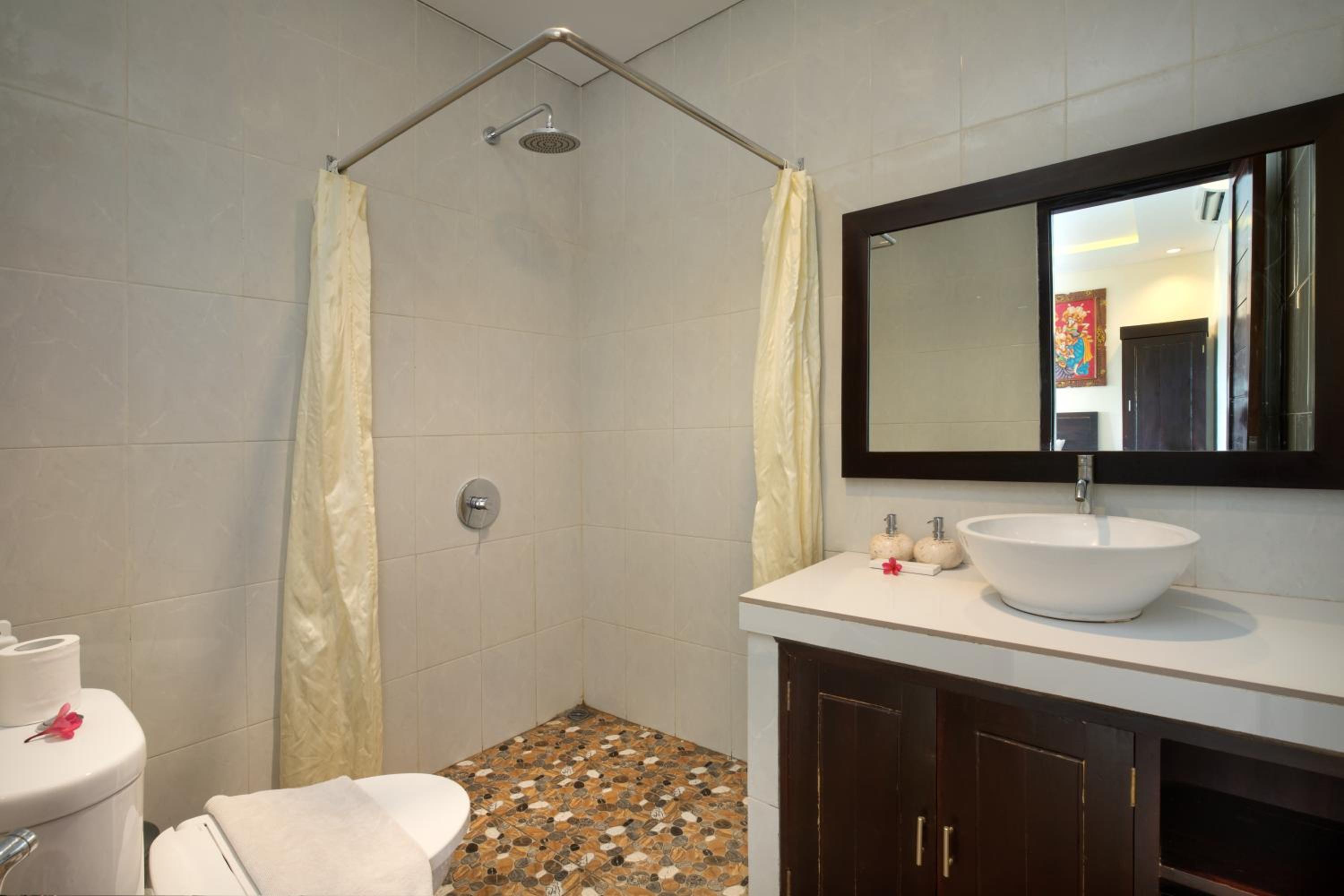 Superior Double or Twin Room - Free Shuttle to Harbor photo 3