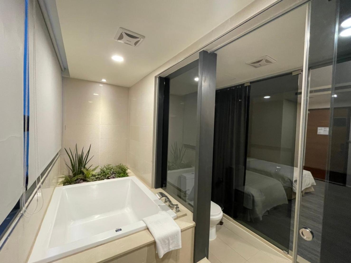 Classic Twin Room - Photo 6
