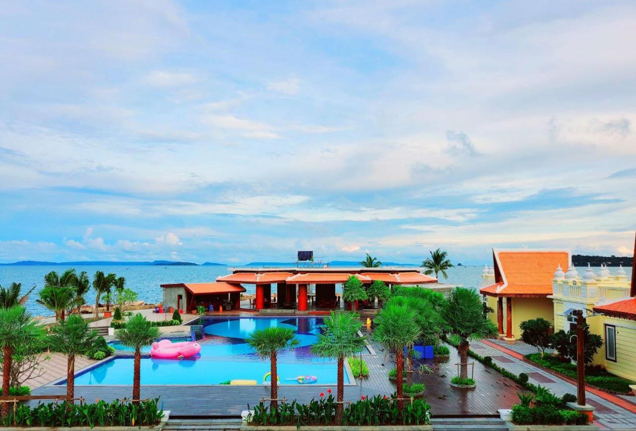 Three-Bedroom Villa photo 2