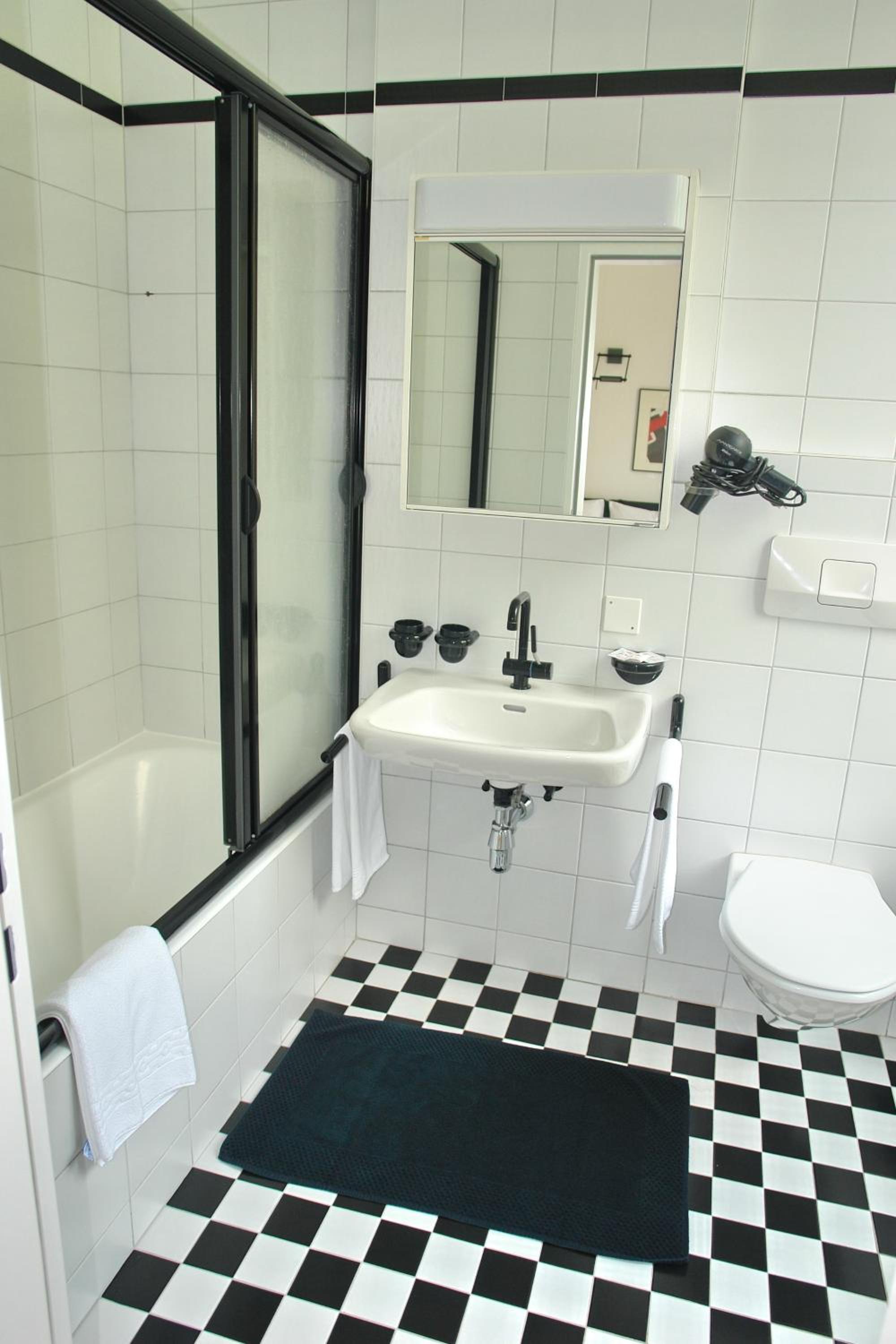 Double or Twin Room with Garden View photo 3