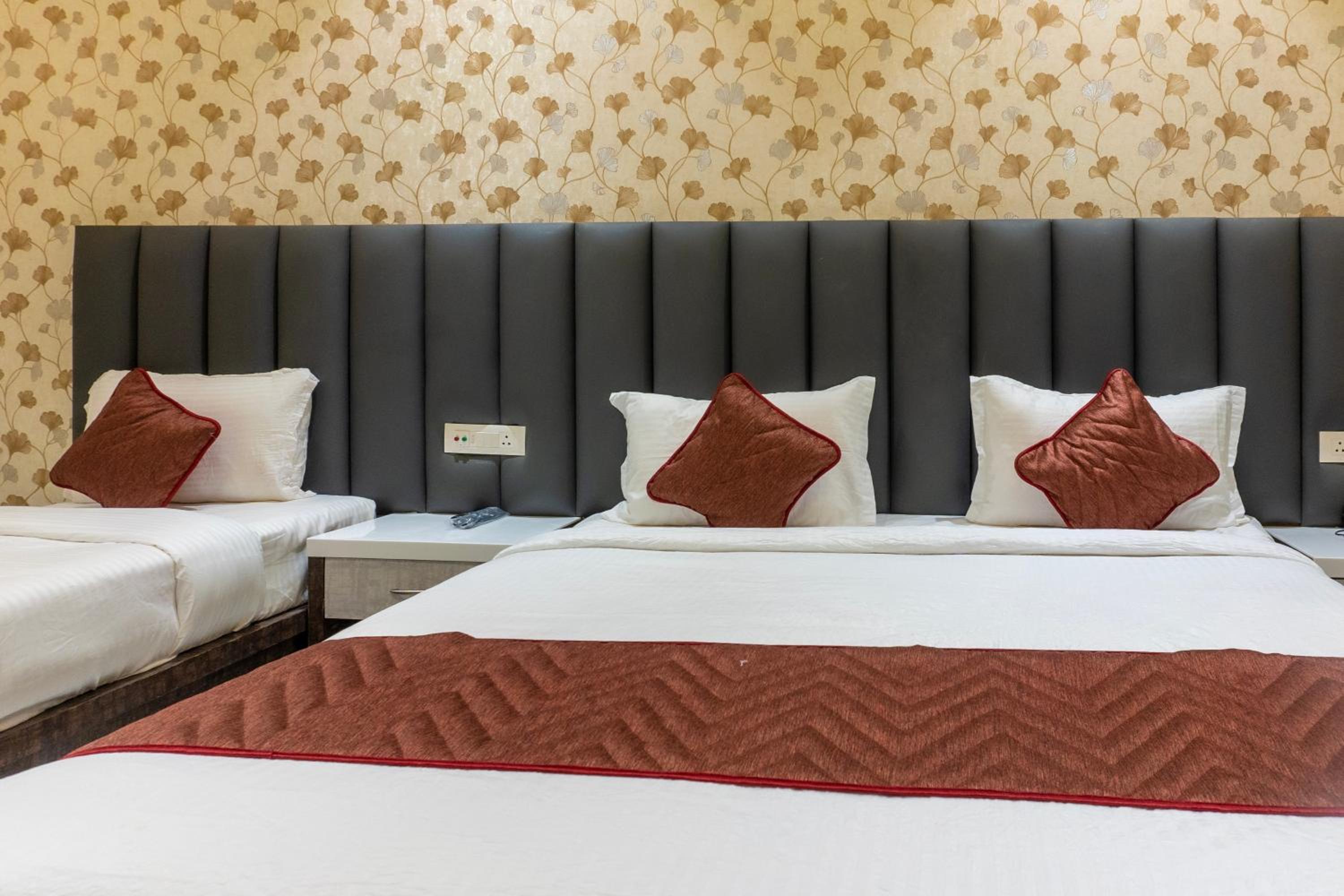 Luxury Triple Room photo 3