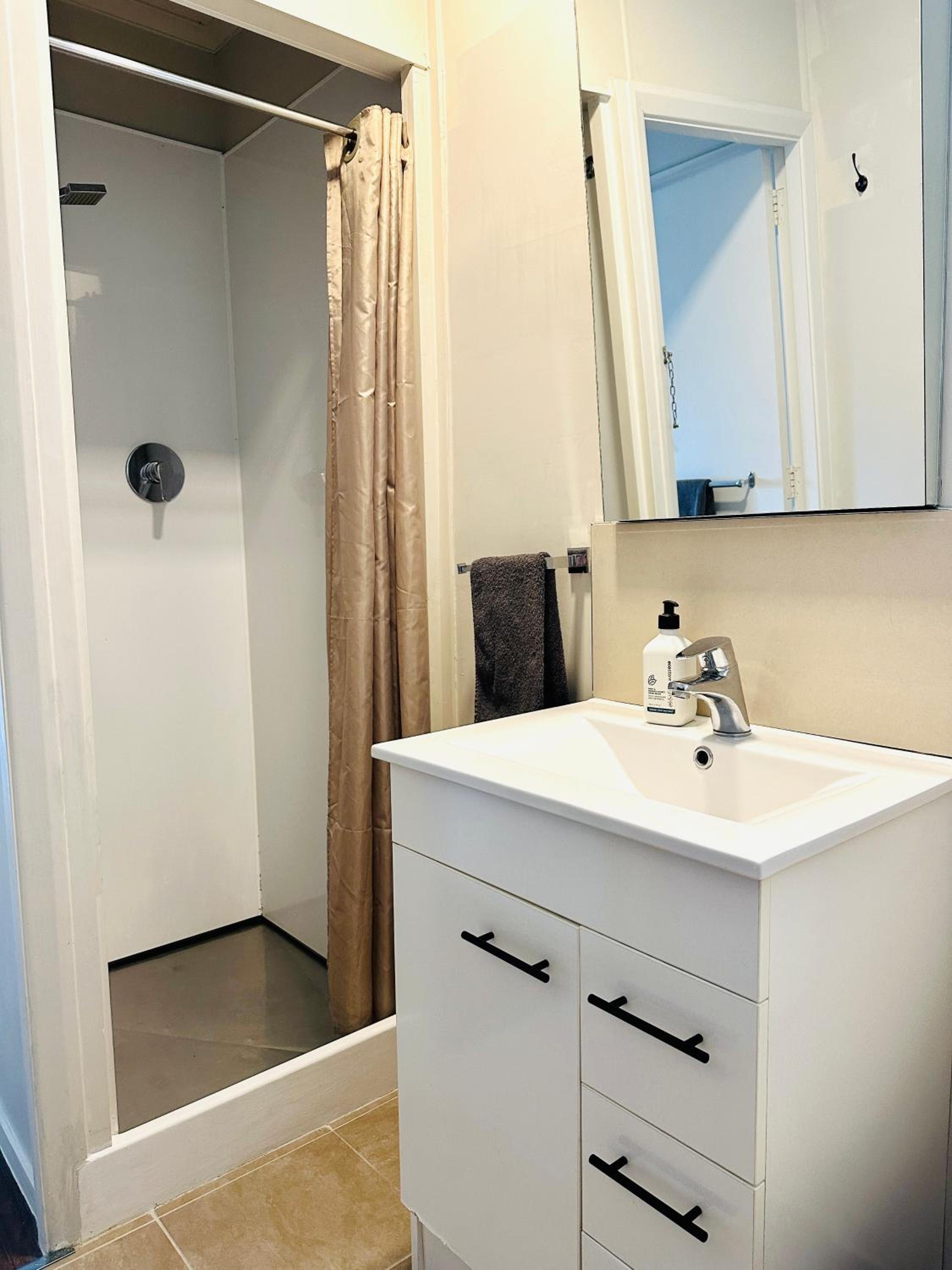 Two-Bedroom Suite - Photo 6