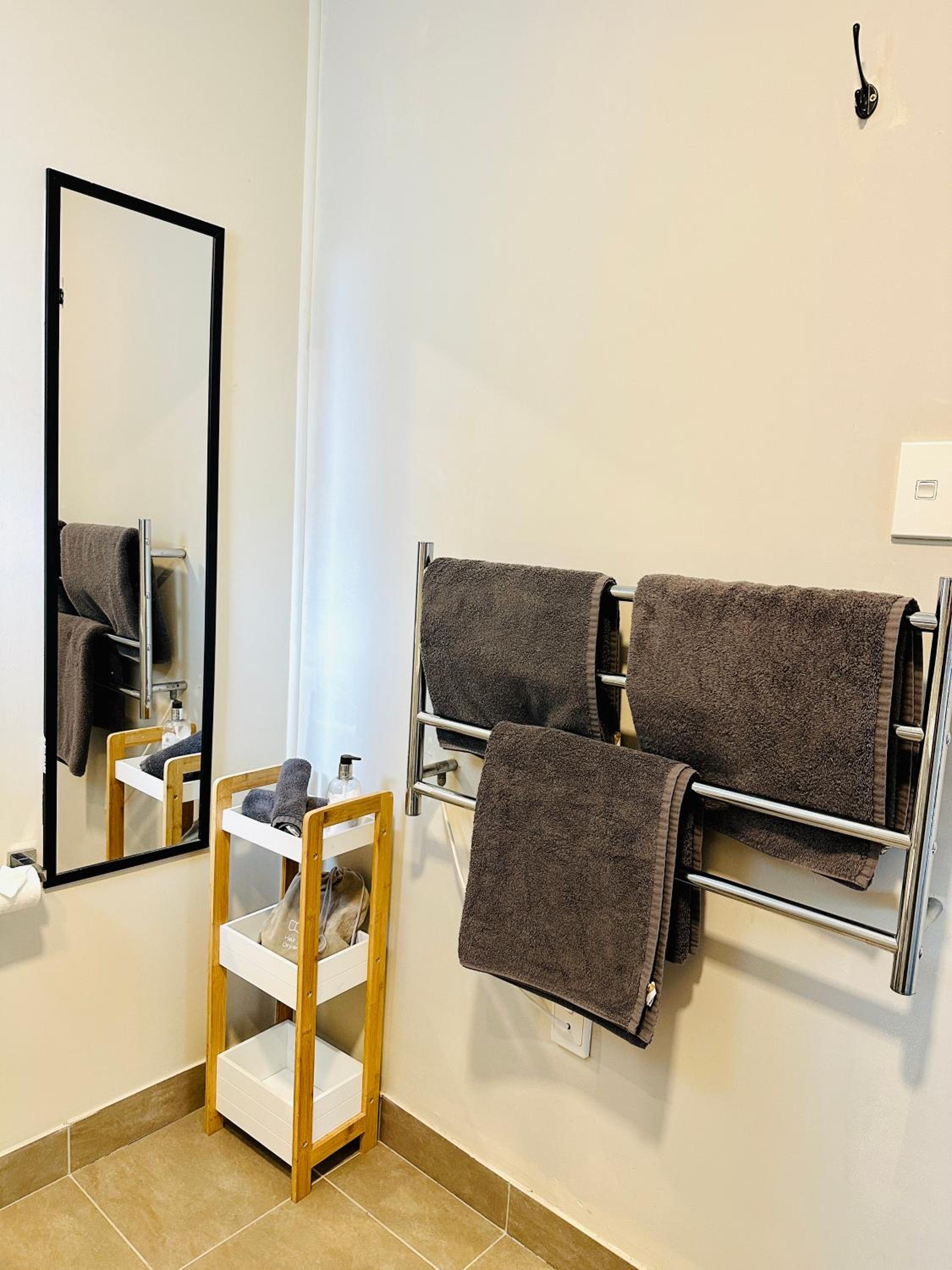 Two-Bedroom Suite - Photo 5