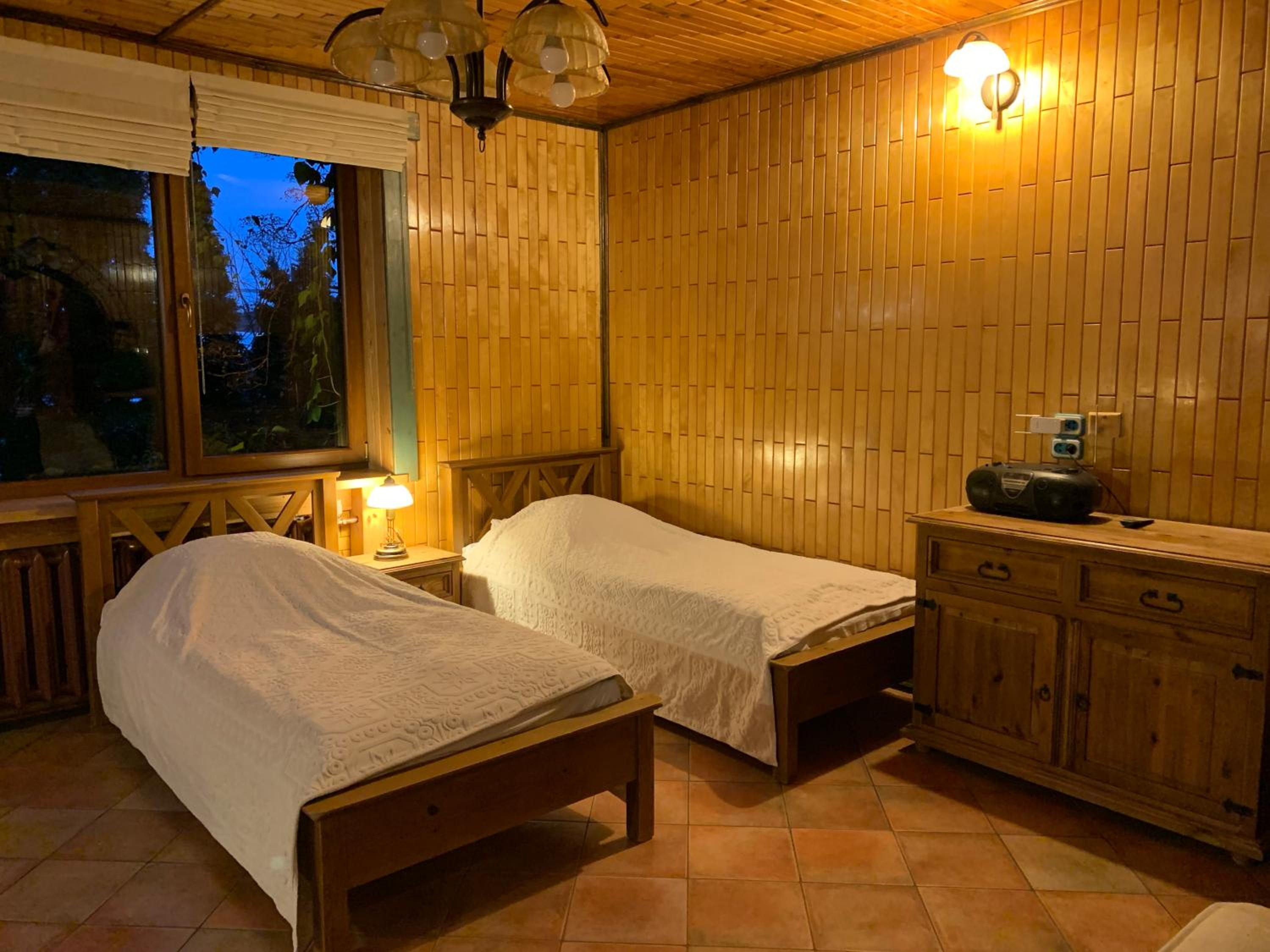 Quadruple Room with Private Bathroom photo 1