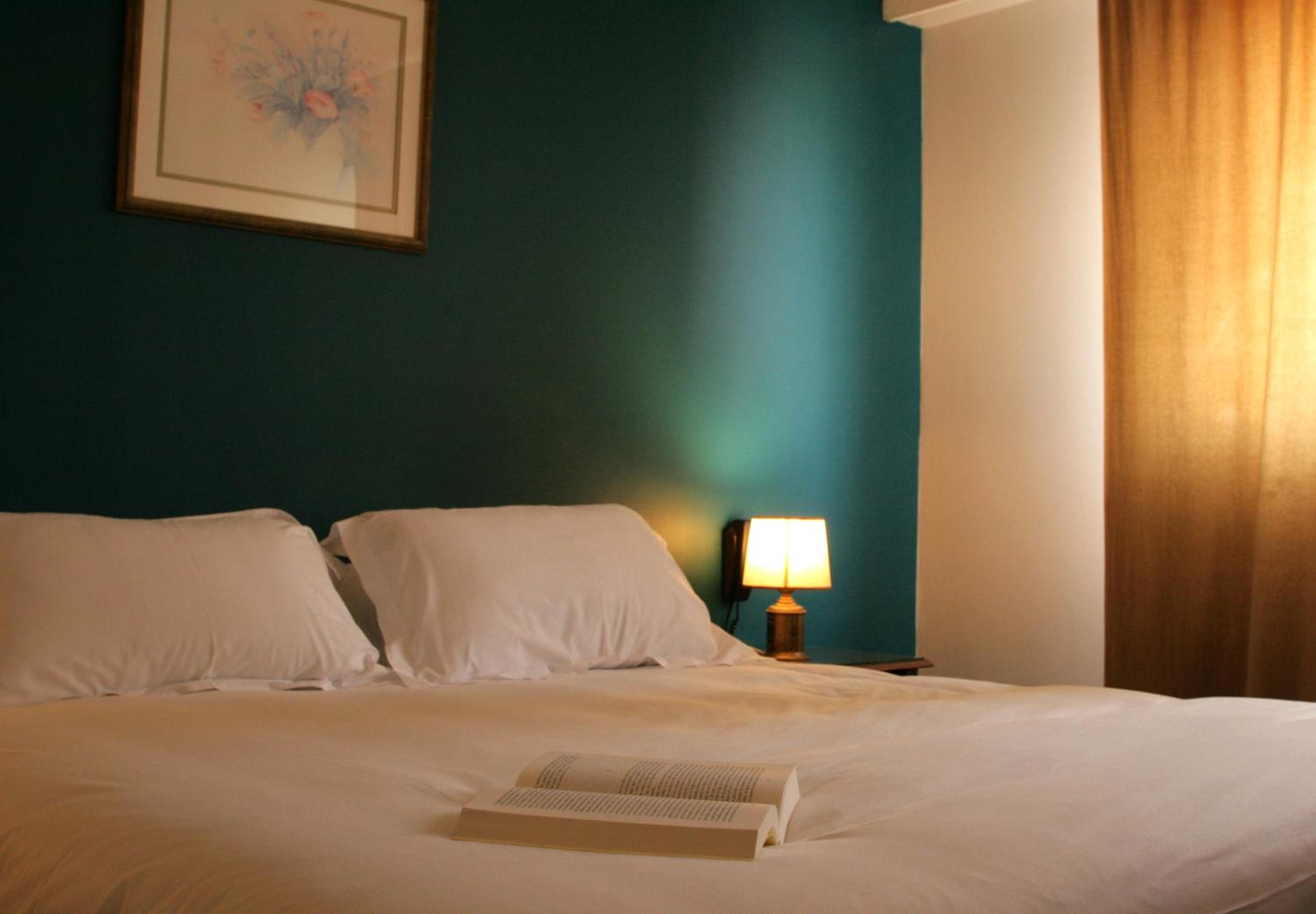 Standard Double Room - Photo 7