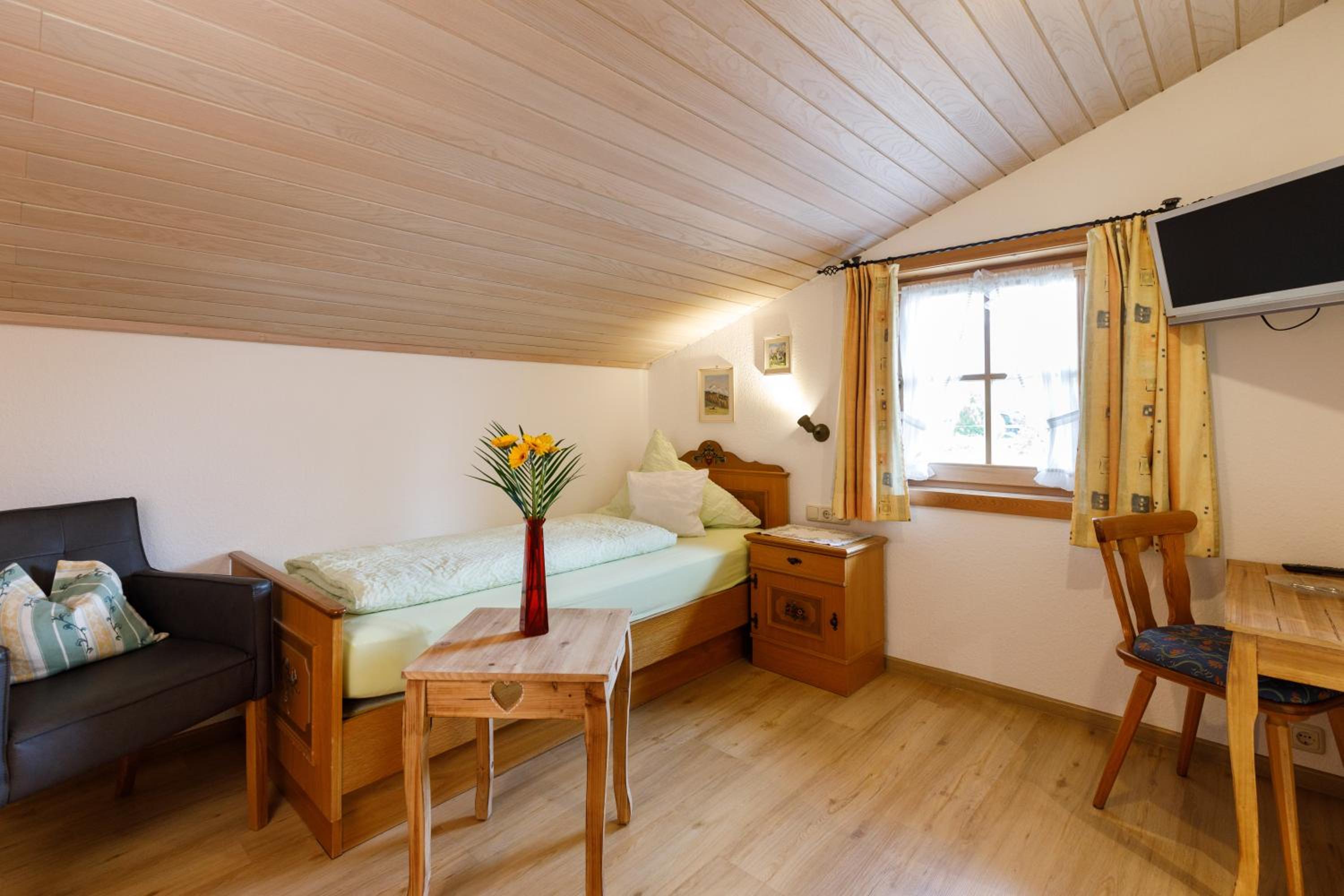 Single Room photo 2