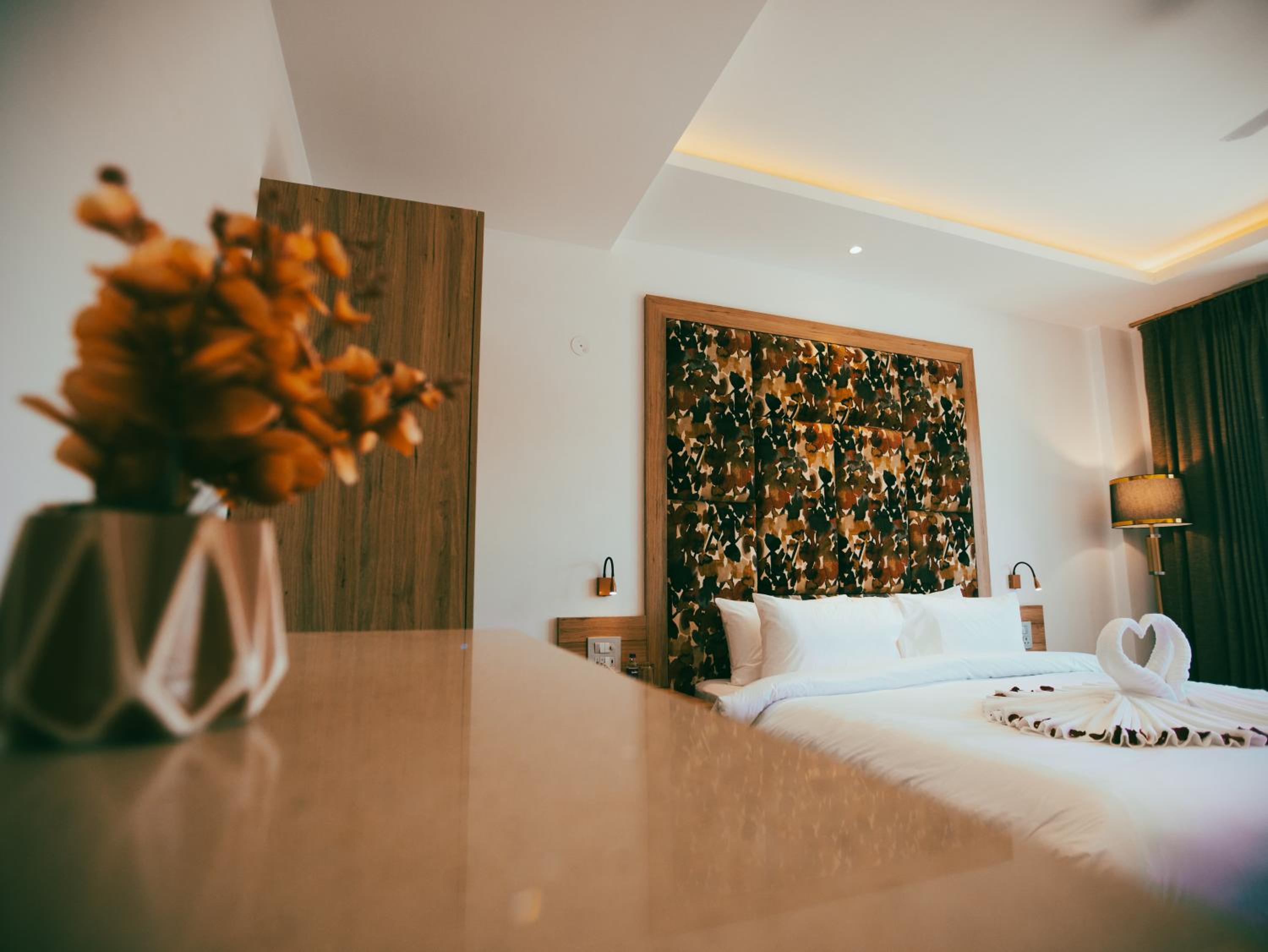 Suite with Balcony - Photo 2