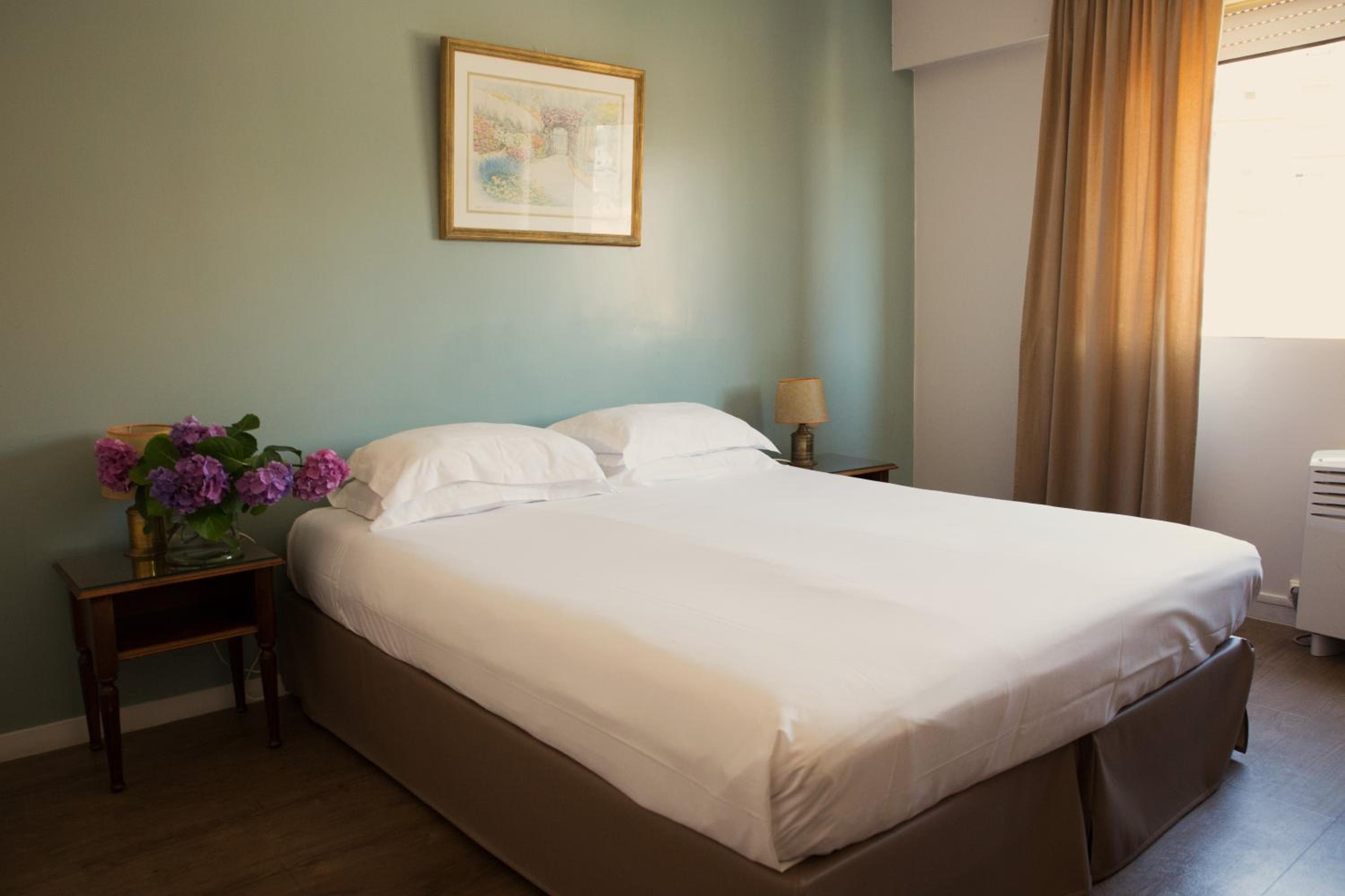 Standard Double Room - Photo 4