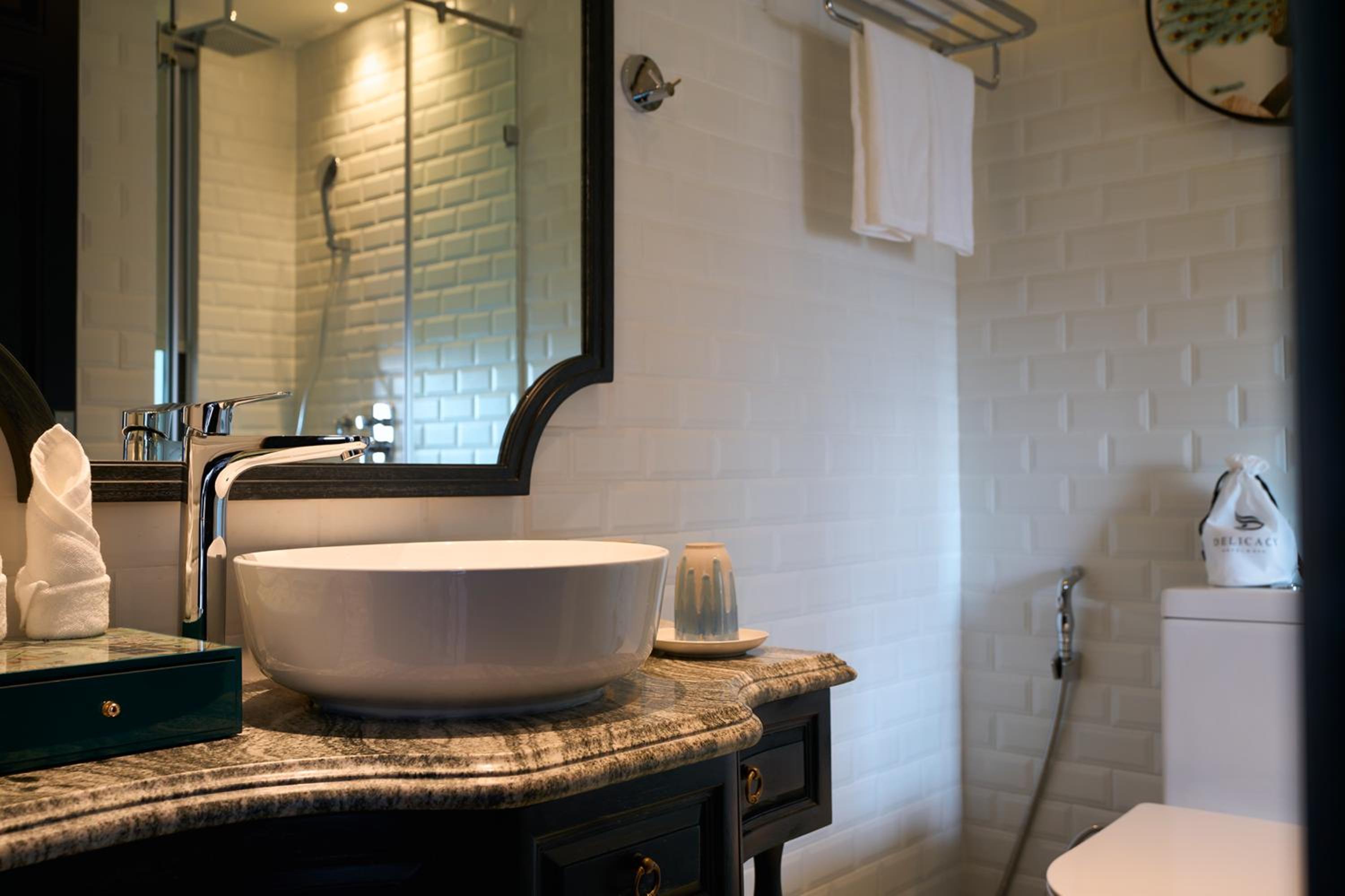 Deluxe Double or Twin Room with City View - Photo 2