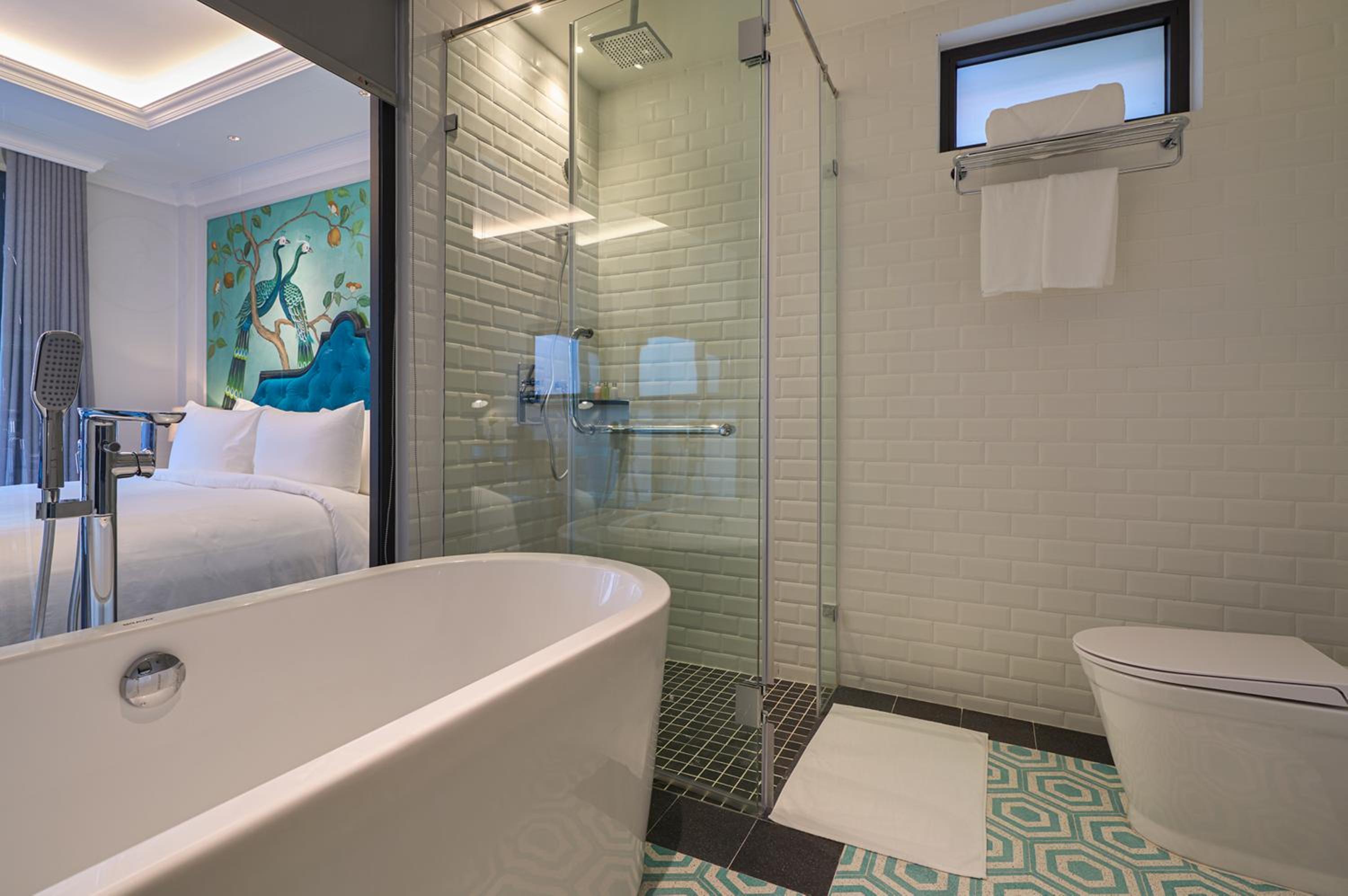 Premium Twin Pool View With Balcony - Photo 5