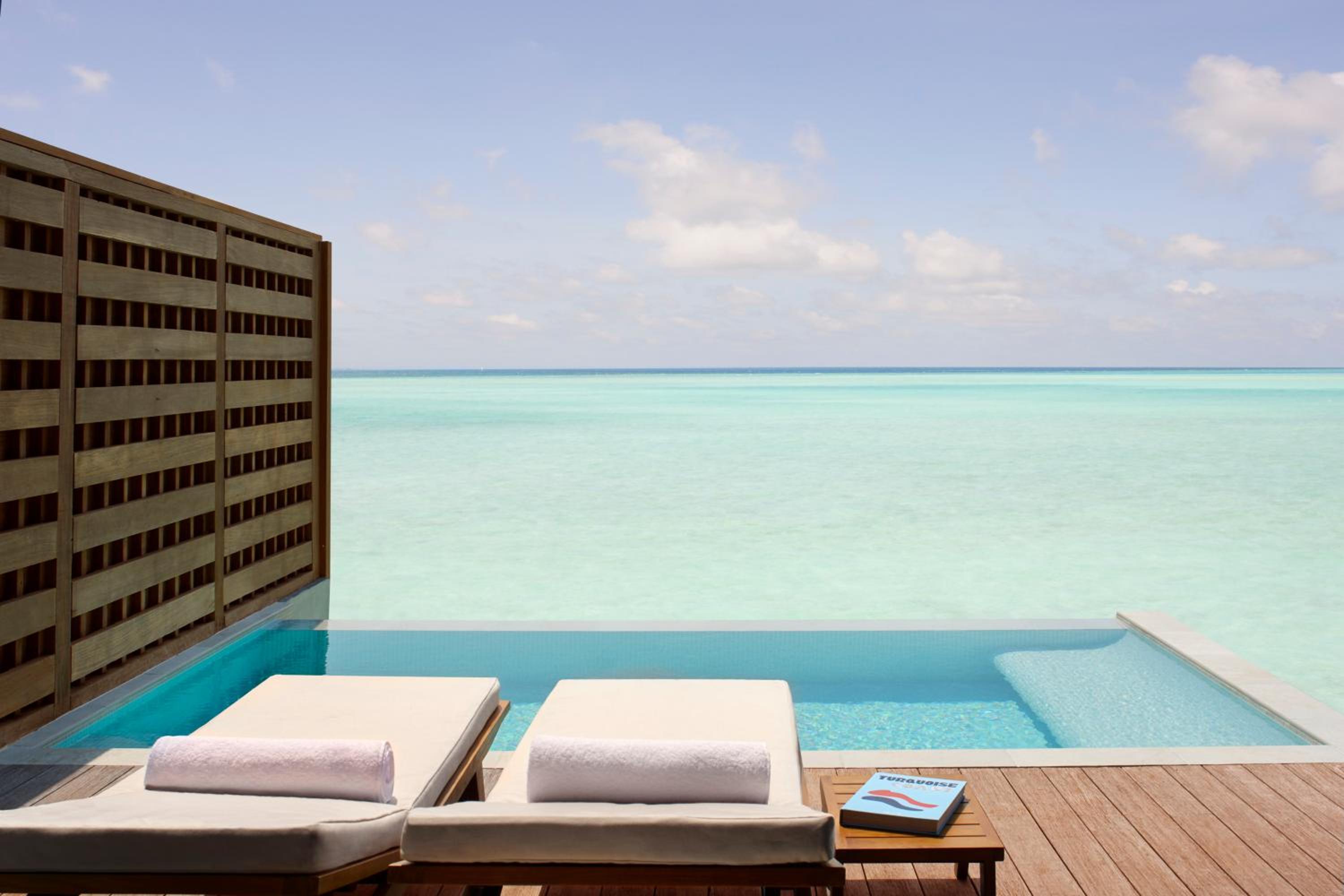 Over Water Pool Villa - Photo 4