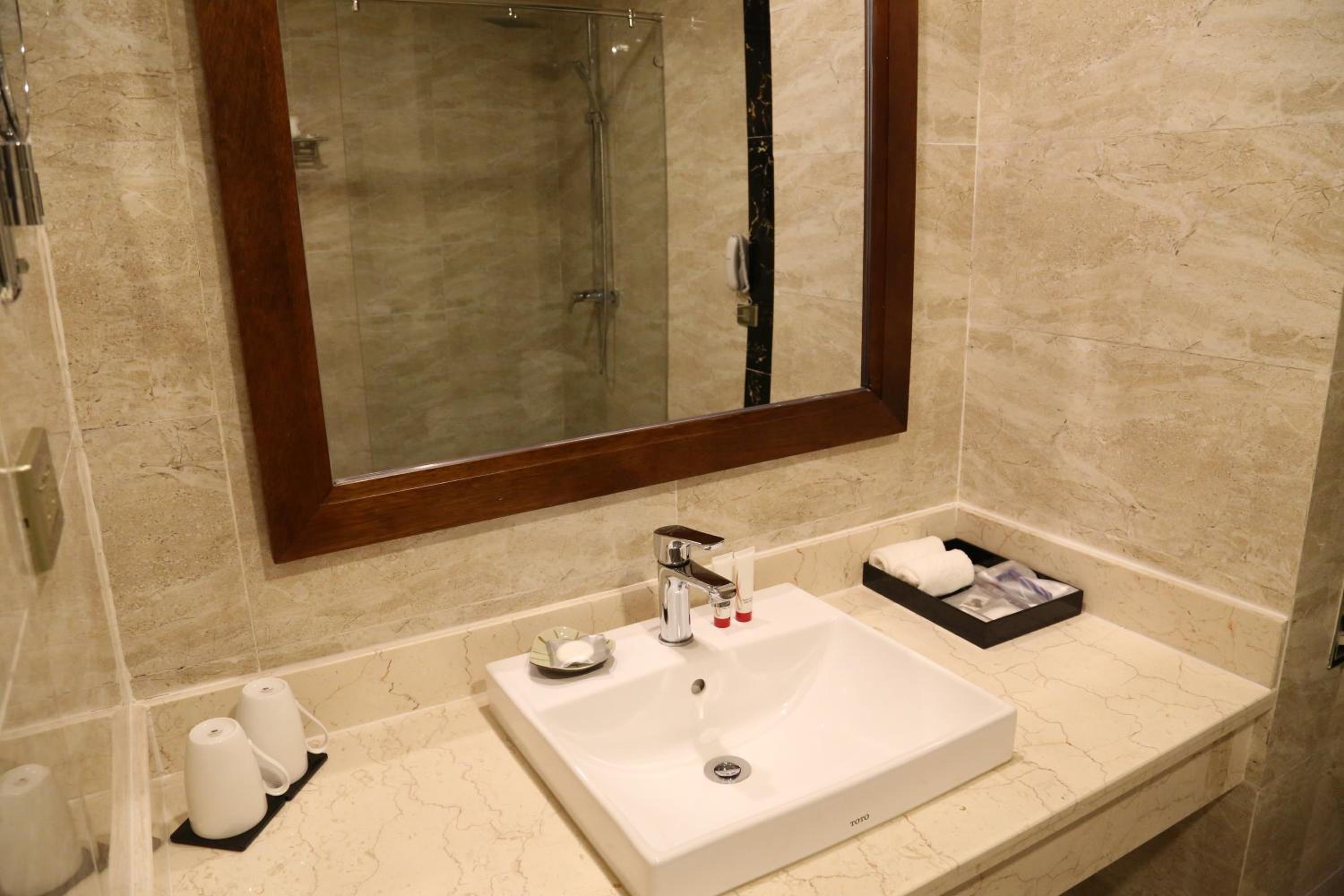 Deluxe King Room photo 3