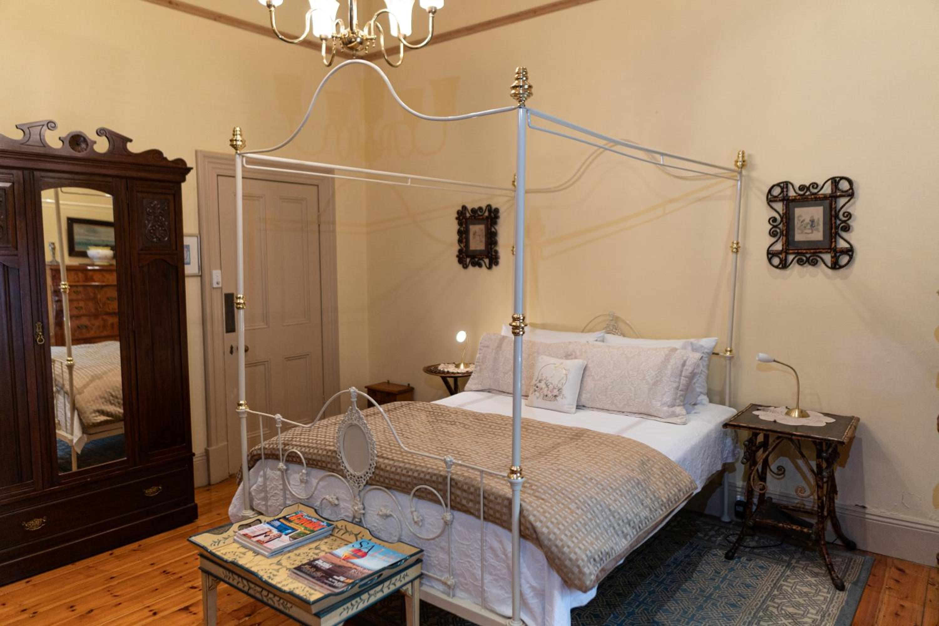 Bishop Two-Bedroom Apartment (82 Molesworth street, North Adelaide) thumbnail 5