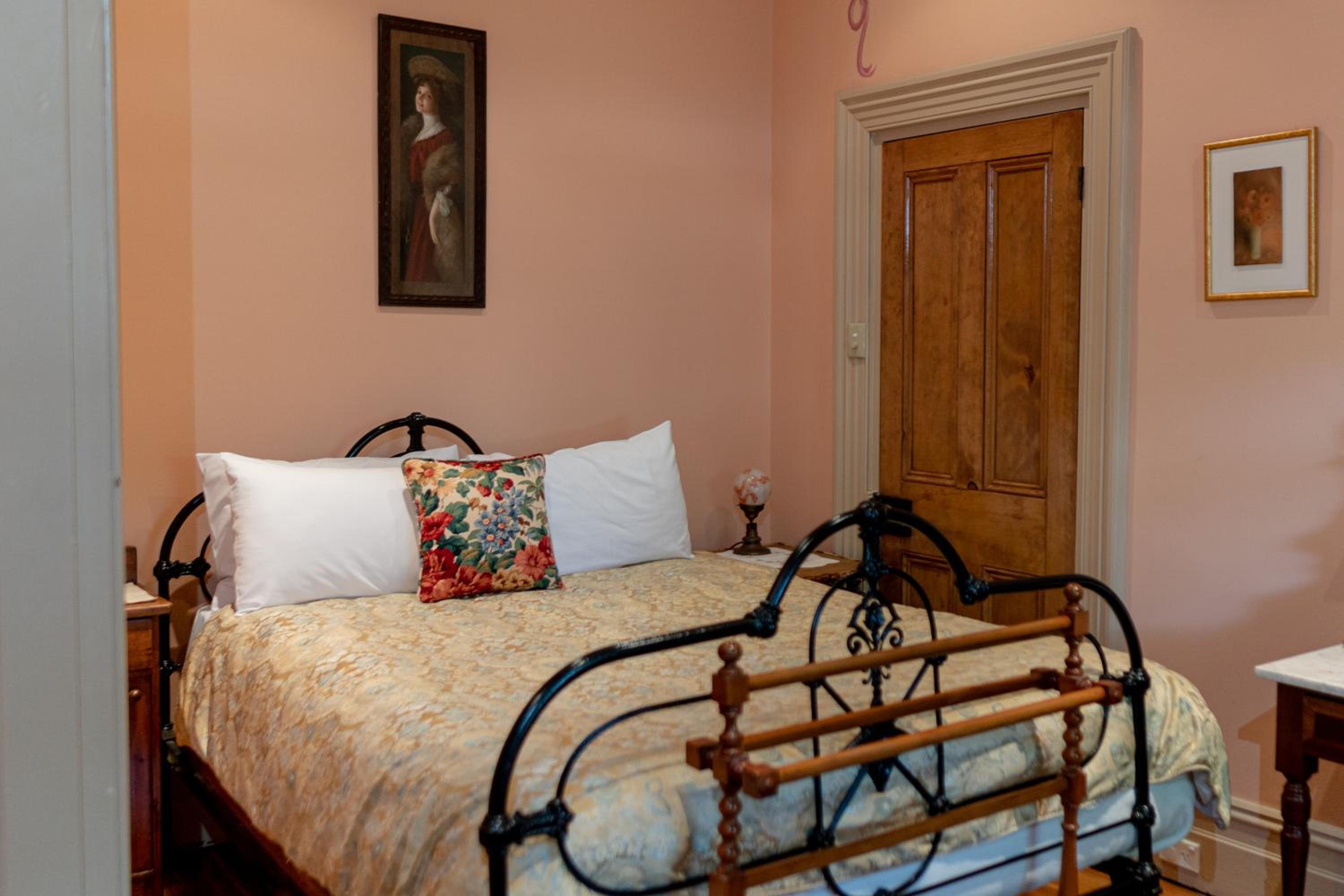 Bishop Two-Bedroom Apartment (82 Molesworth street, North Adelaide)