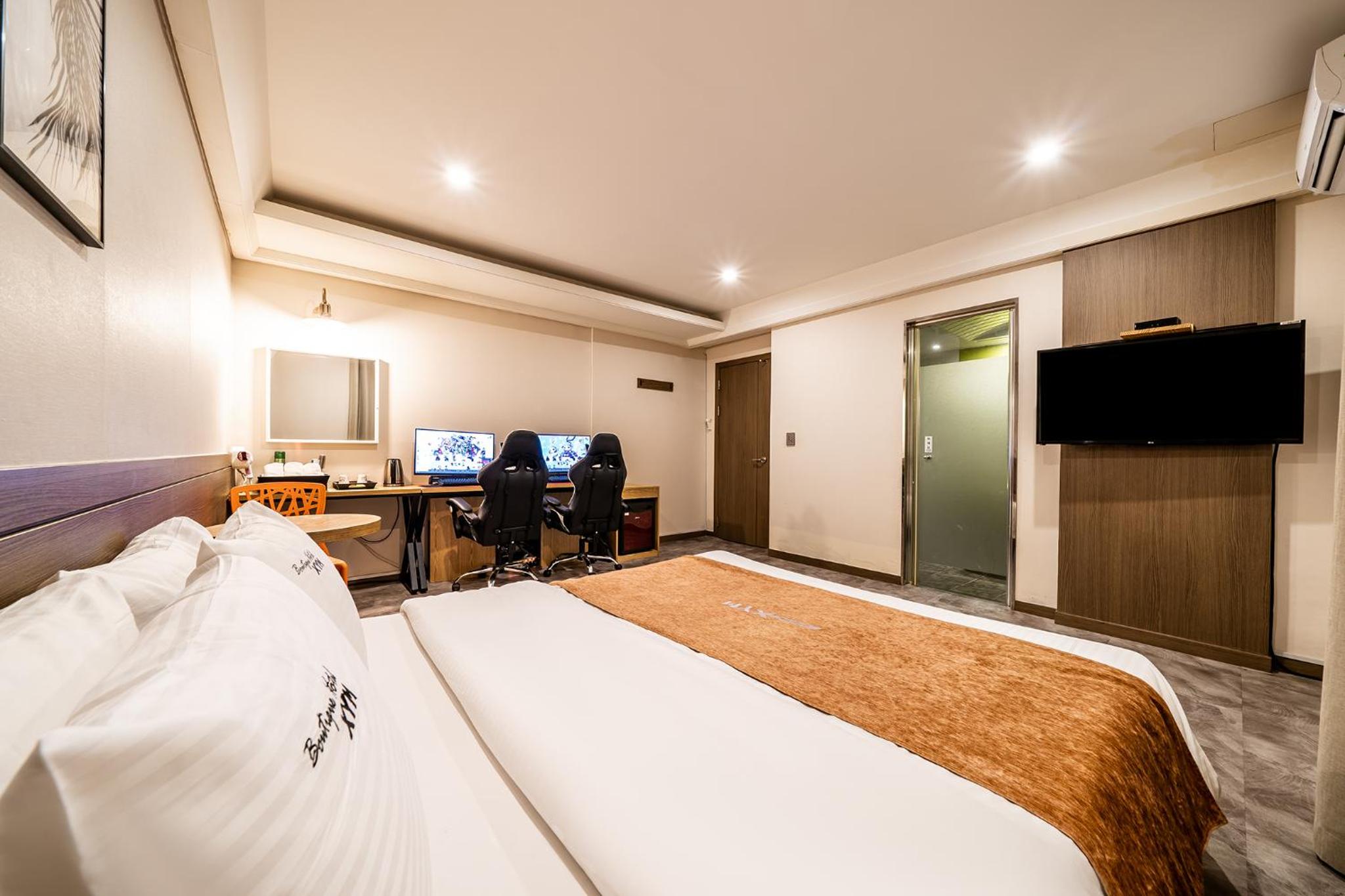 Standard Double Room - Photo 11