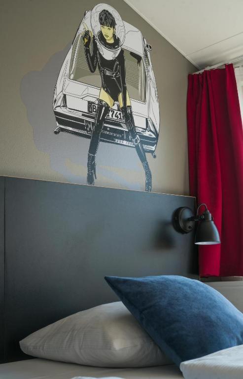 Twin Room with Private Bathroom photo 1