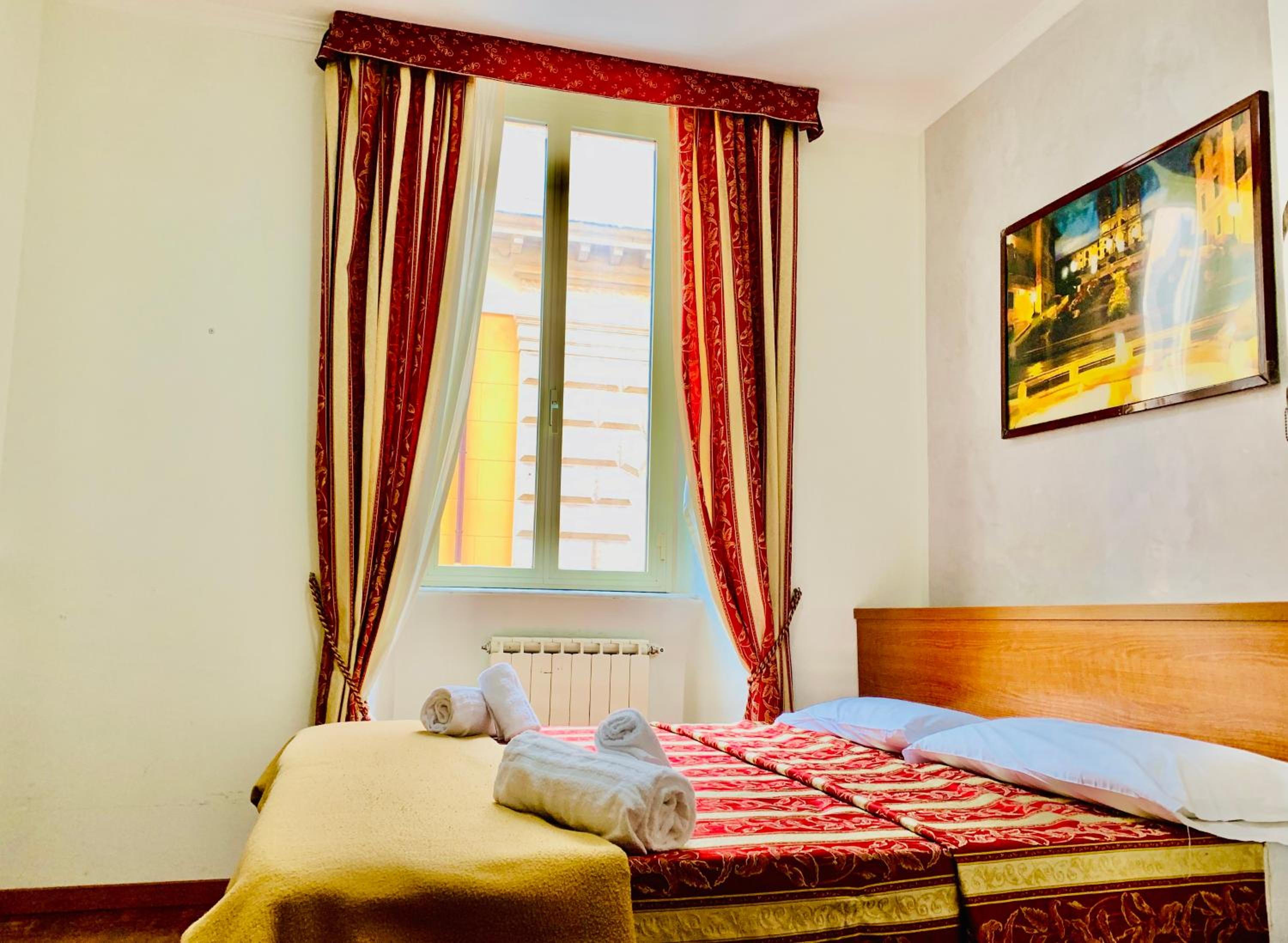 Double or Twin Room with Private Bathroom photo 2