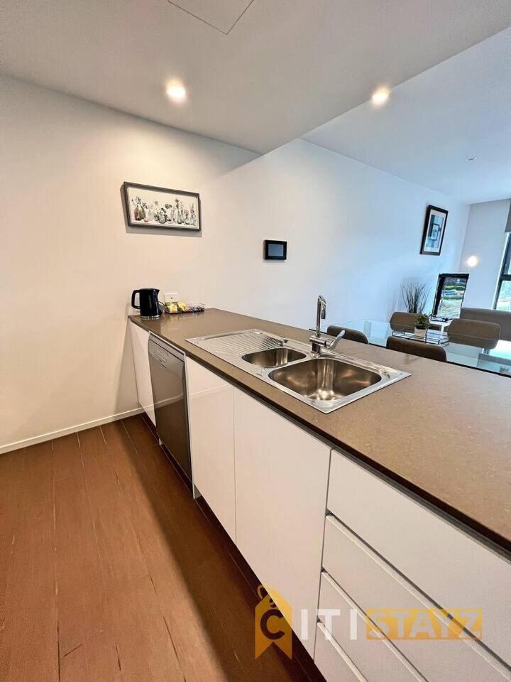 Apartment with Balcony photo 3