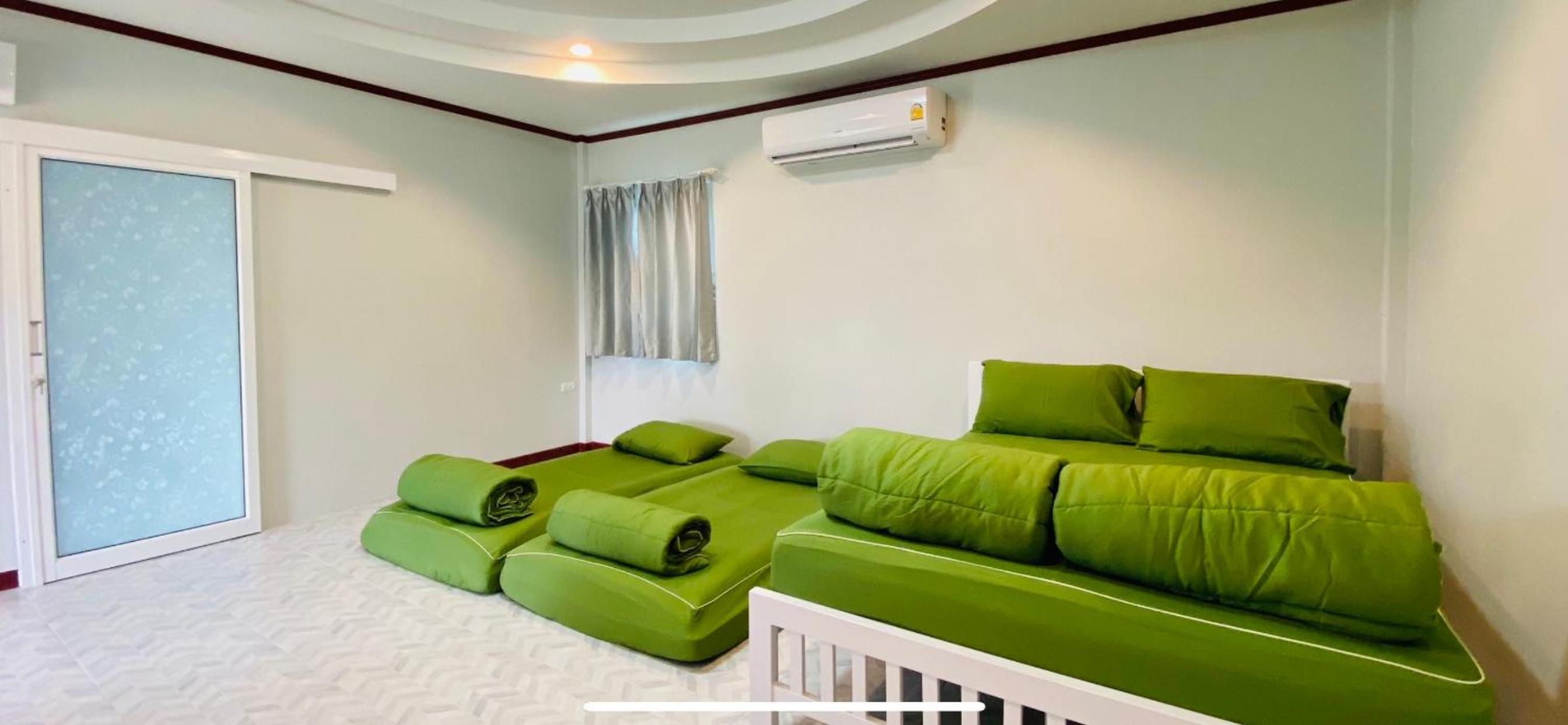 One-Bedroom Bungalow with Mountain View  - Photo 14