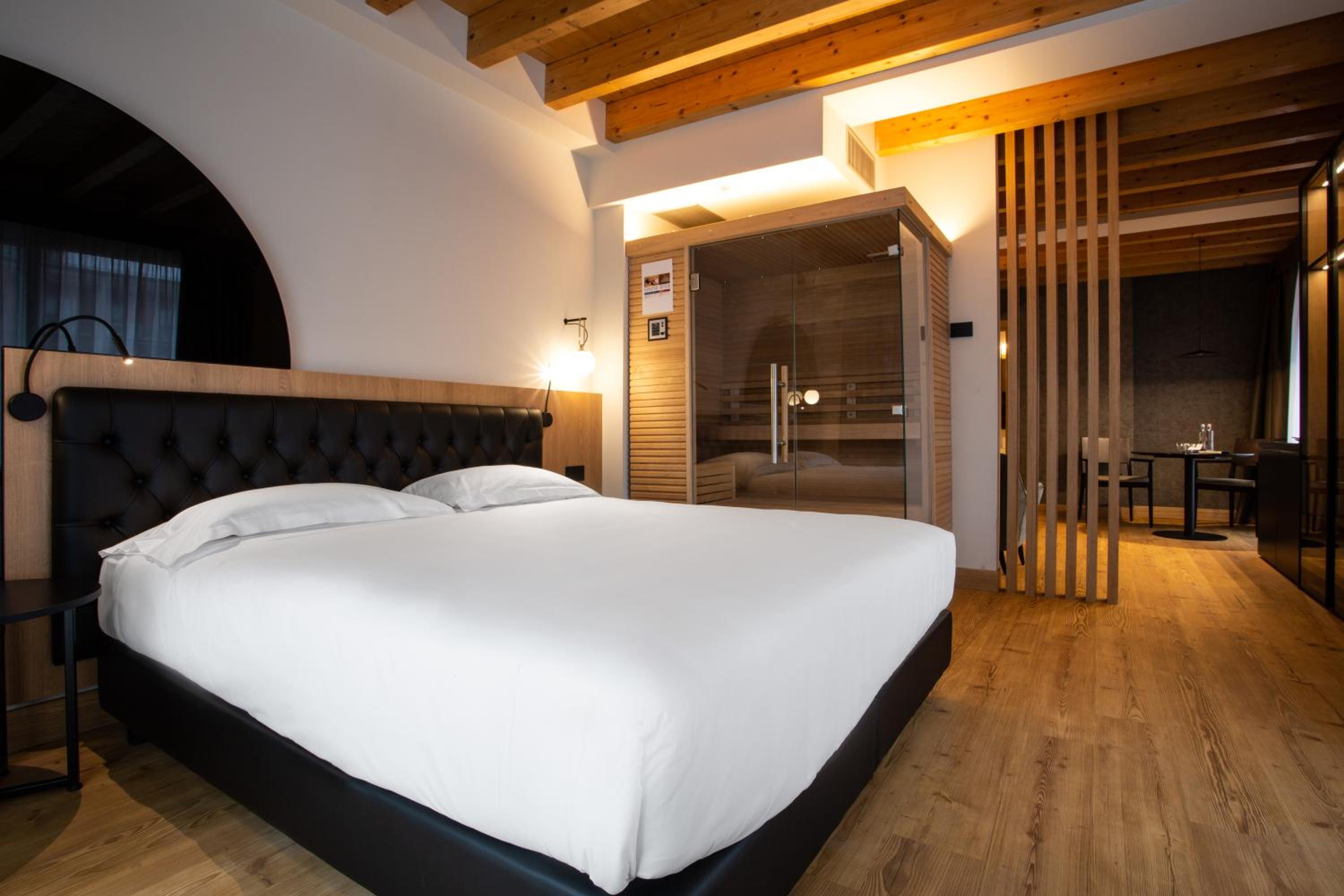 King Suite with Spa Bath