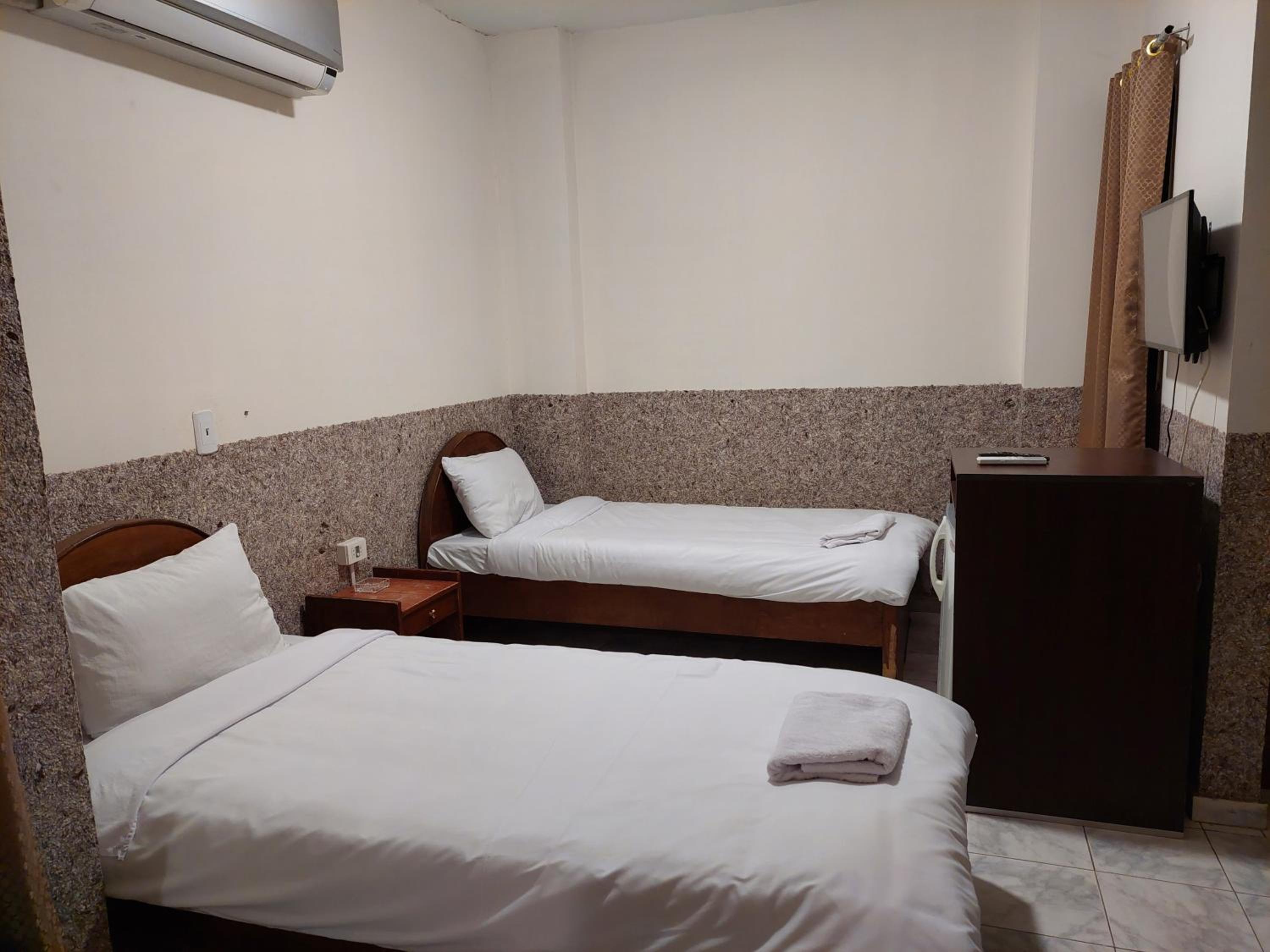 Double Room with Private Bathroom - Photo 5