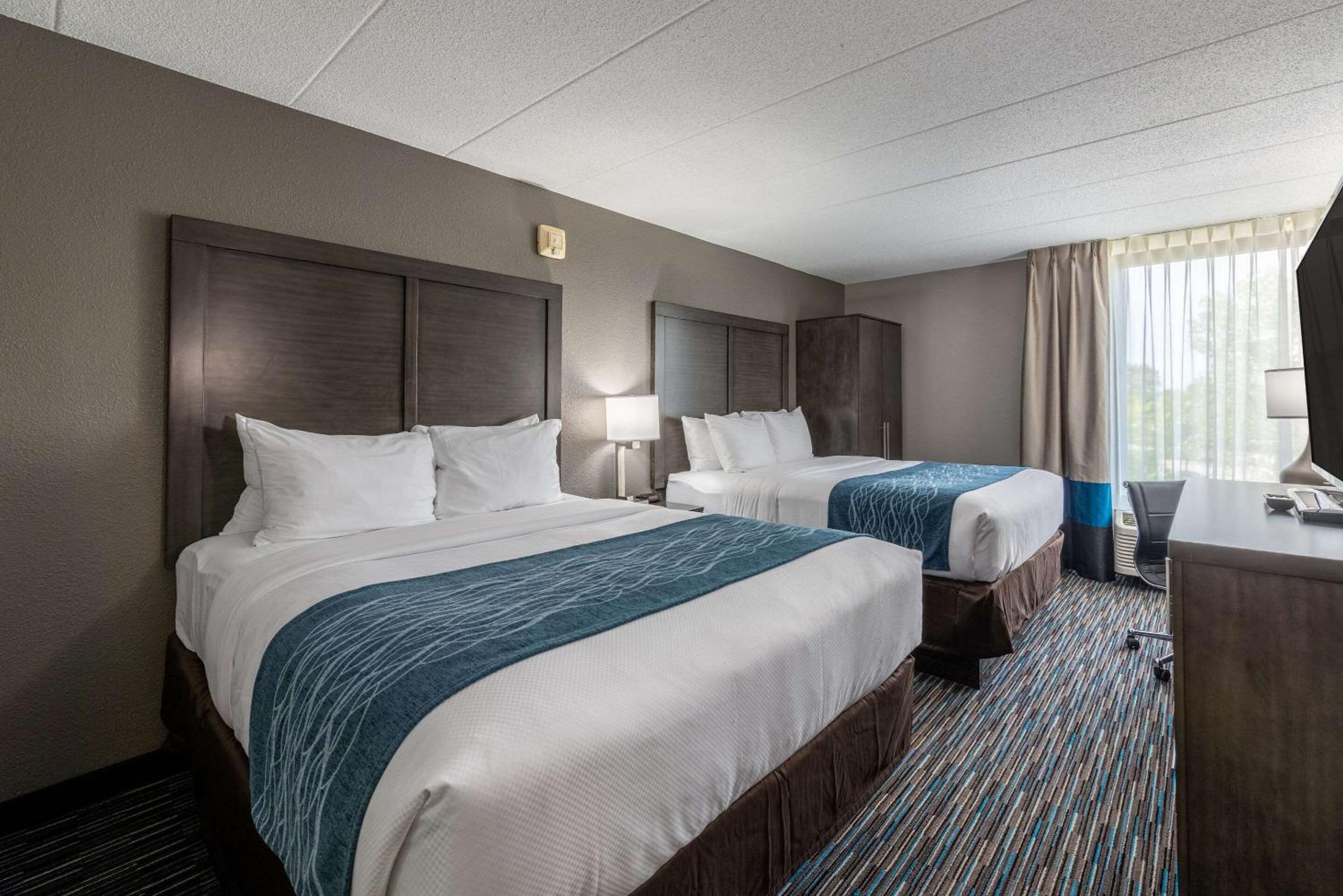 Standard Queen Room with Two Queen Beds - Non-Smoking - Photo 1