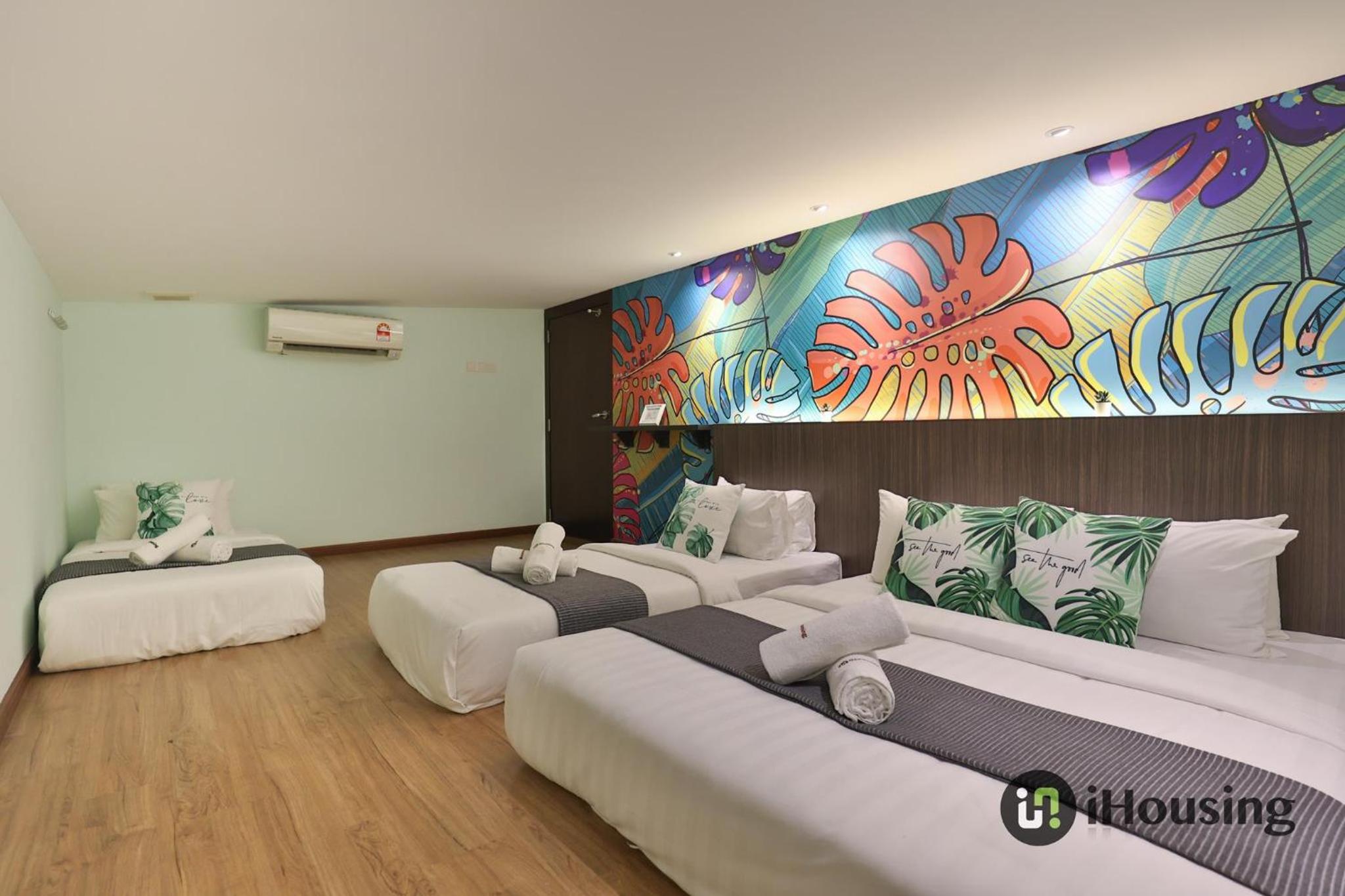Quadruple Room with Shared Bathroom