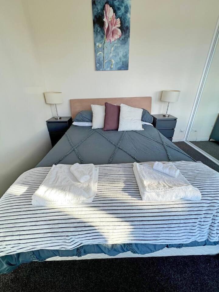 Apartment with Balcony photo 2