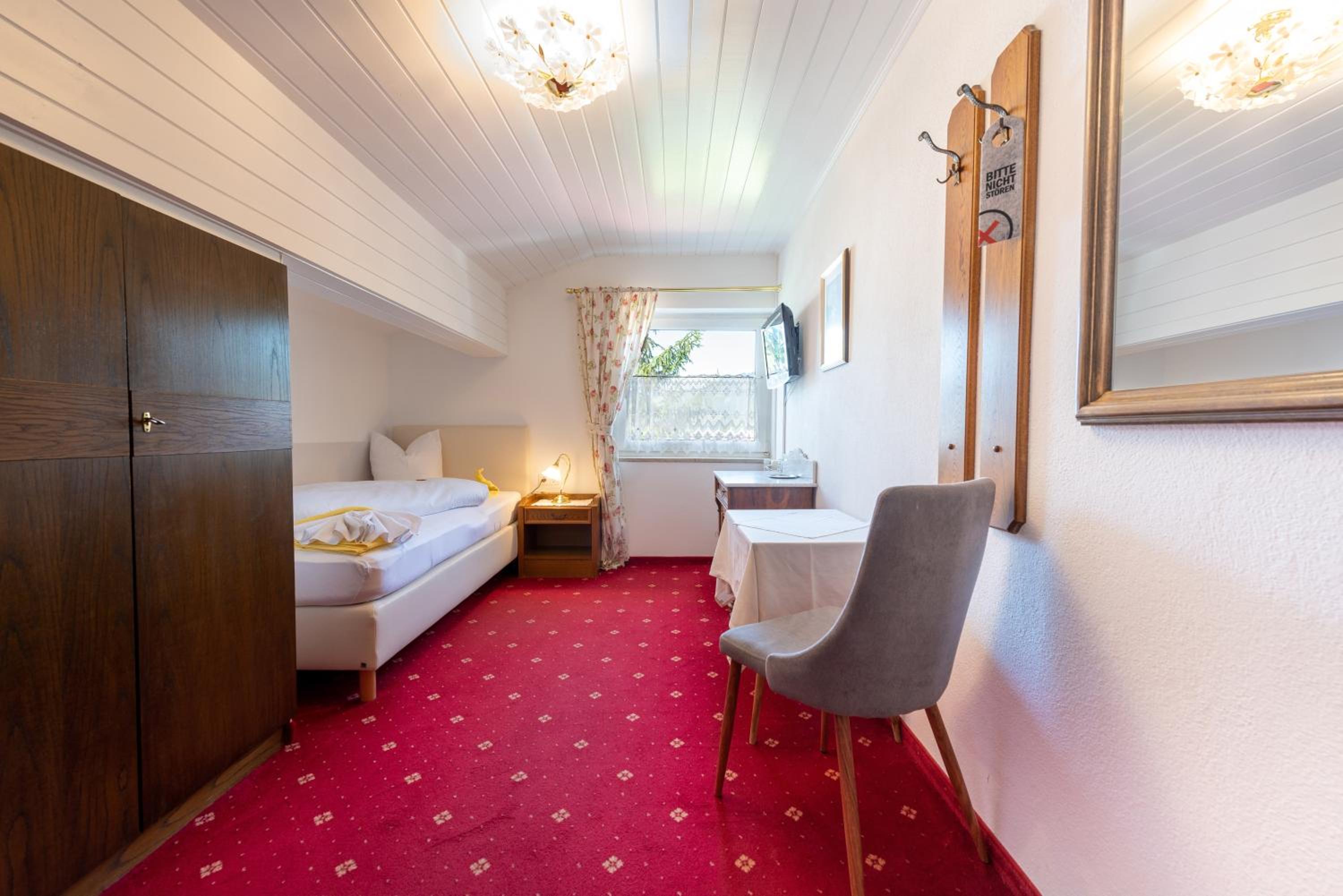 Single Room photo 1