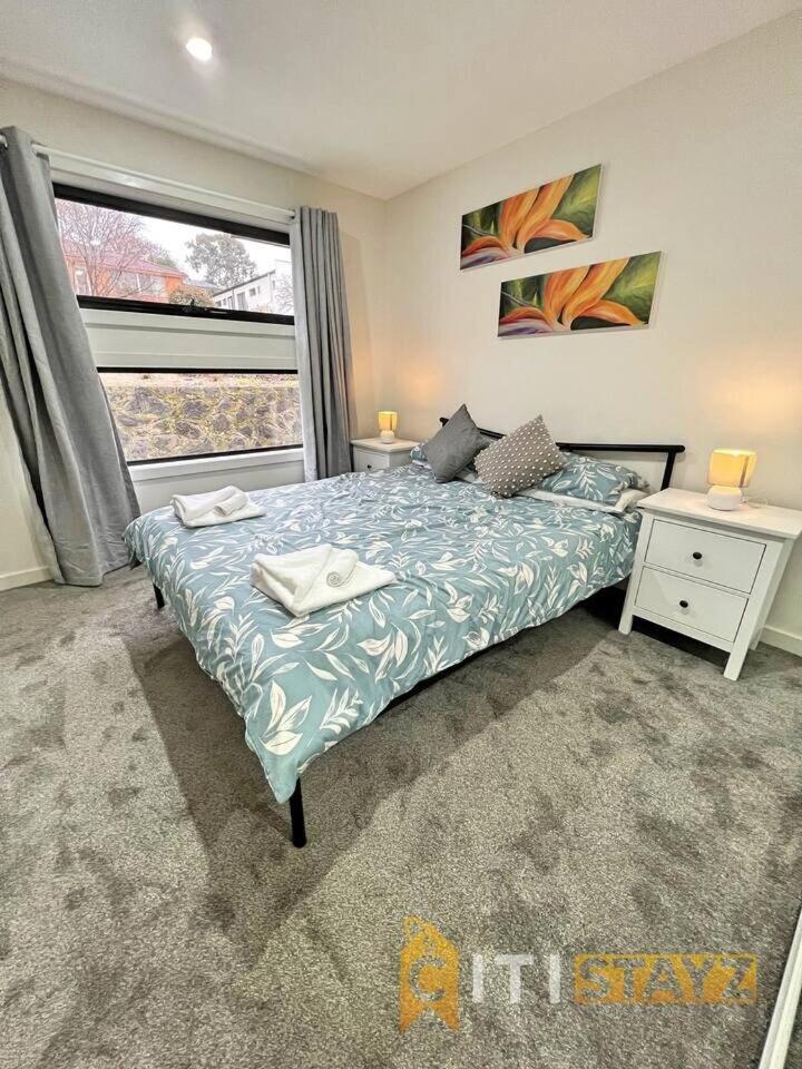 Three-Bedroom House photo 2