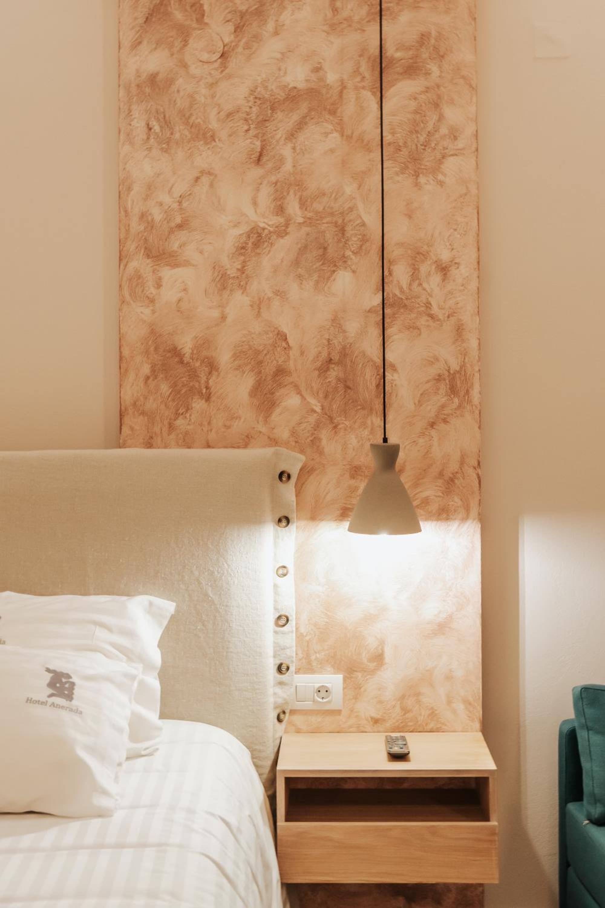 Deluxe Suite - Photo 19