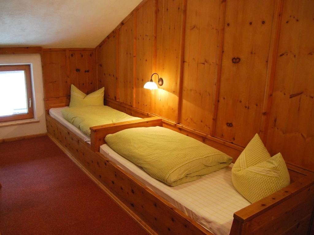Budget Twin Room photo 3