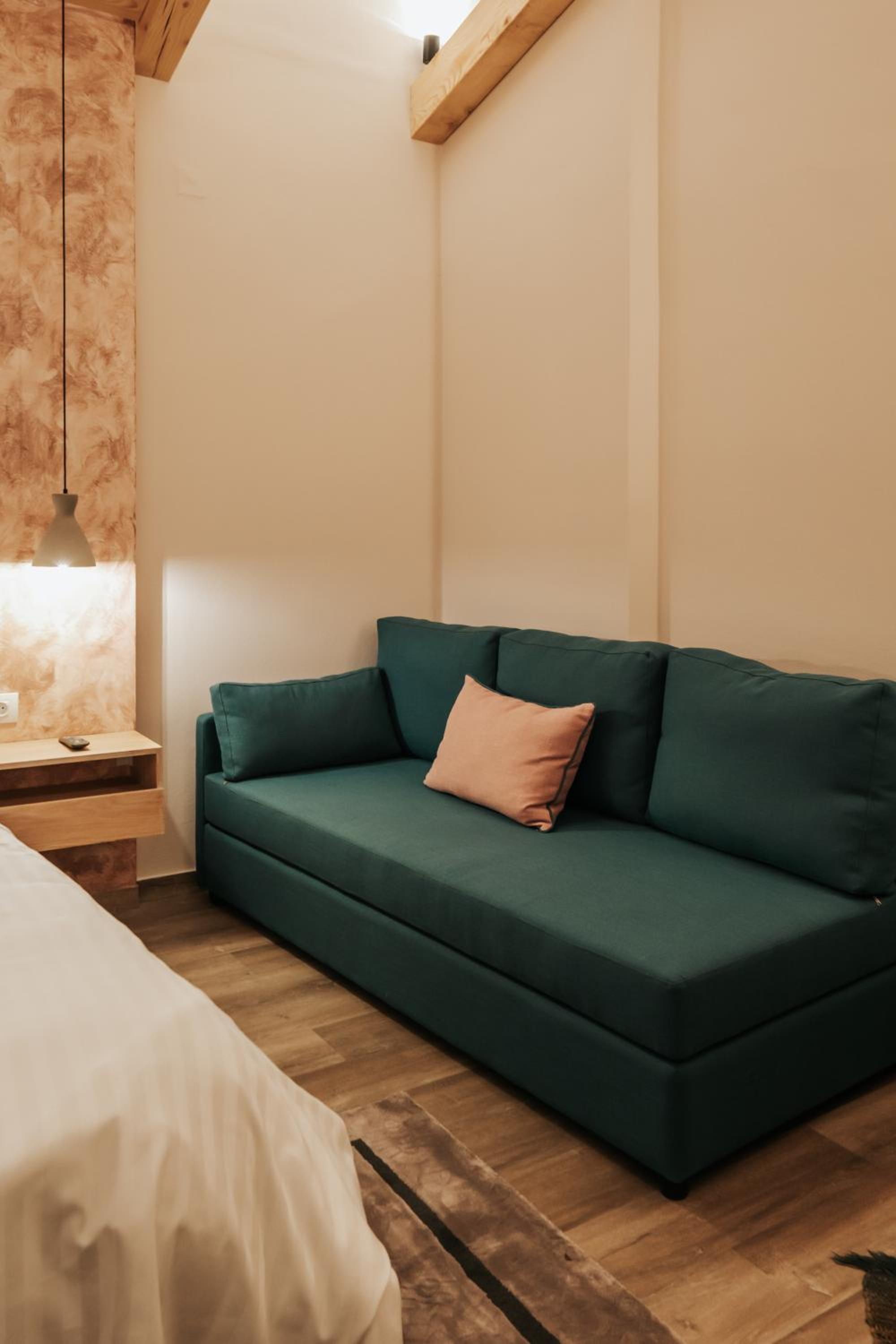 Deluxe Suite - Photo 21