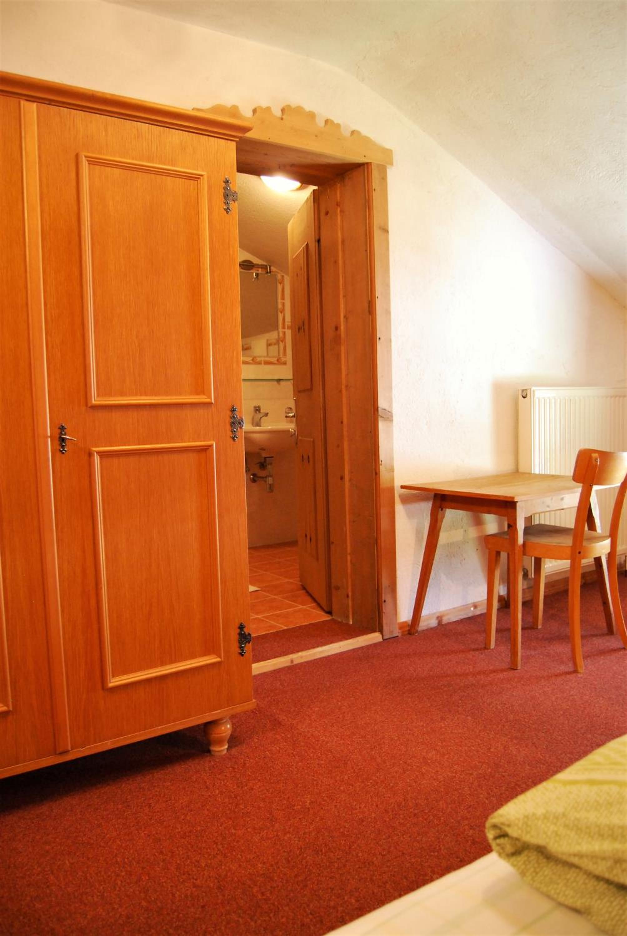 Budget Twin Room photo 1