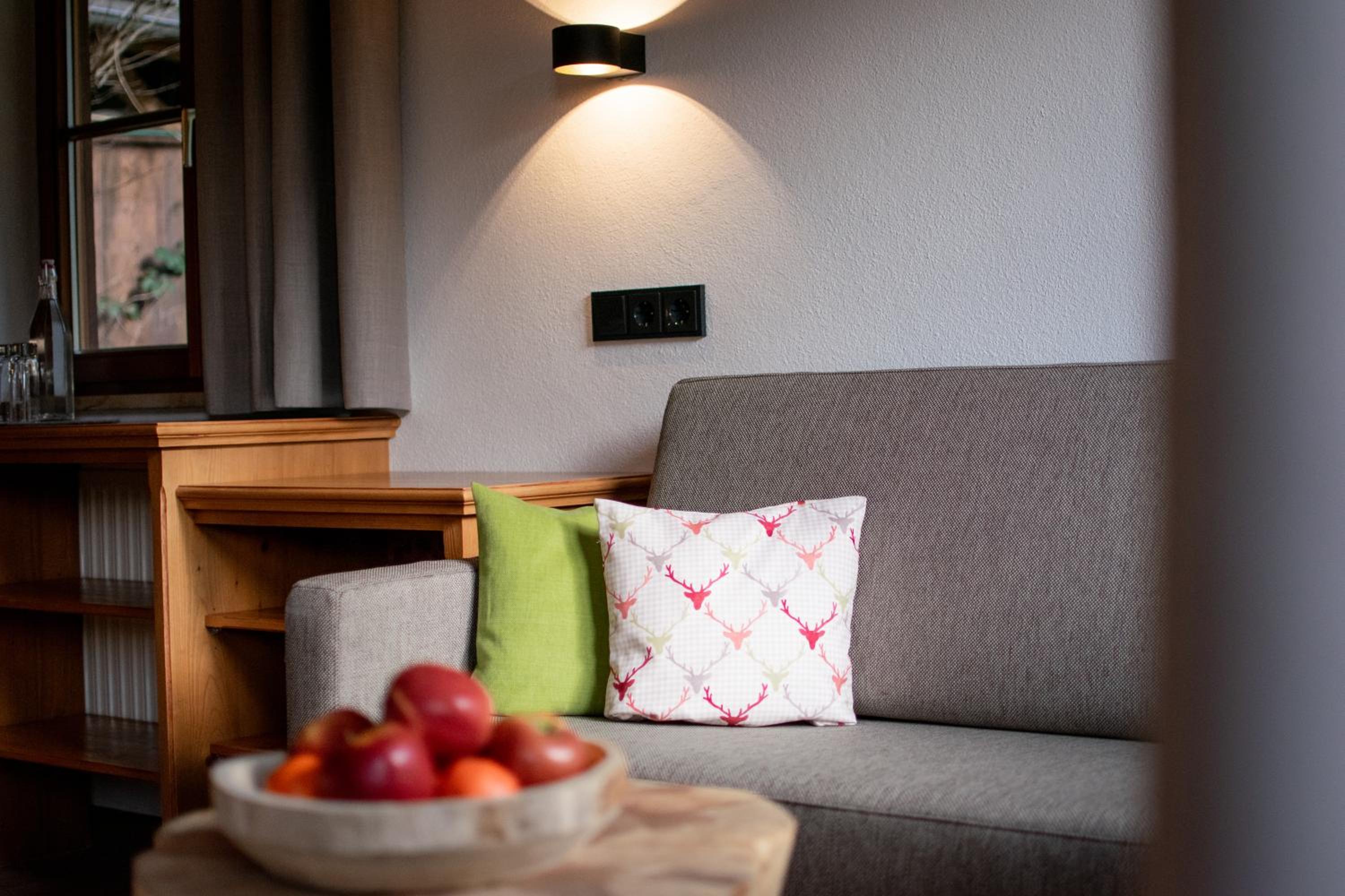 Deluxe Double Room with South Balcony and Mountain View - Photo 7